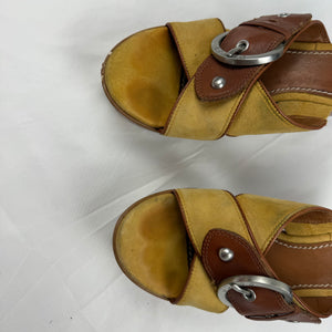 Beige buckle belt mules platform heels (37)