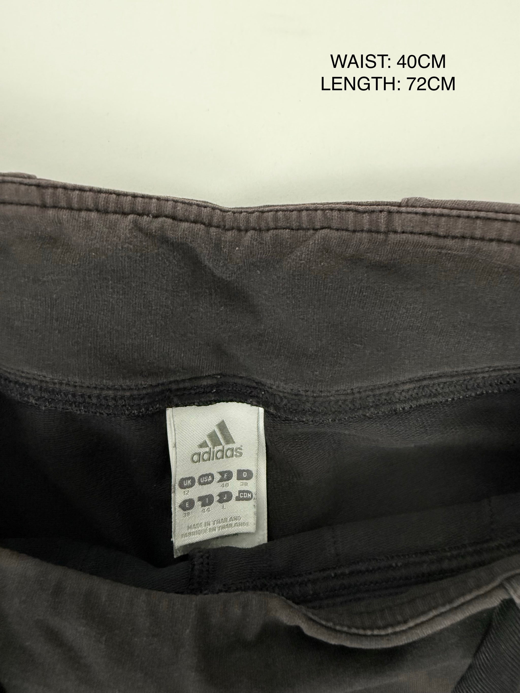 Black activewear capri pants (L)