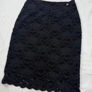 Black lace mesh lined mid skirt (S)
