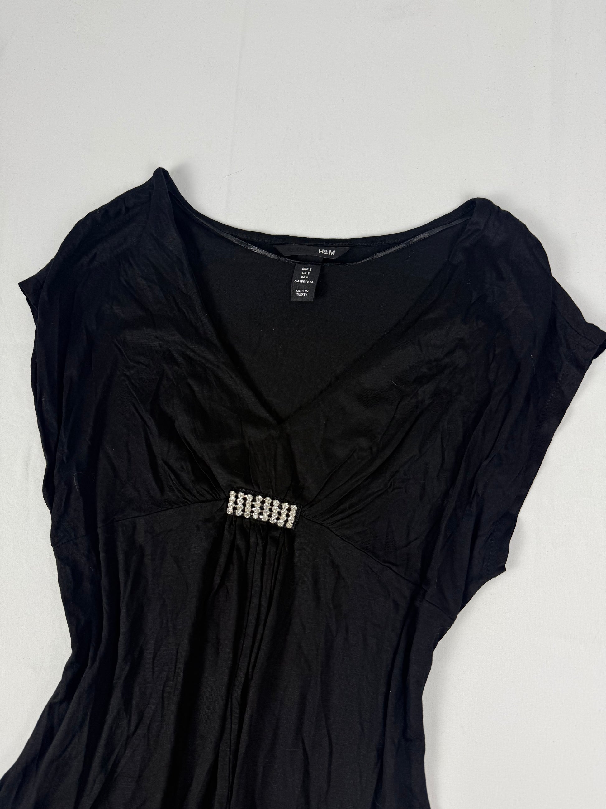 Black tight fit V neck rhinestones tee (S)