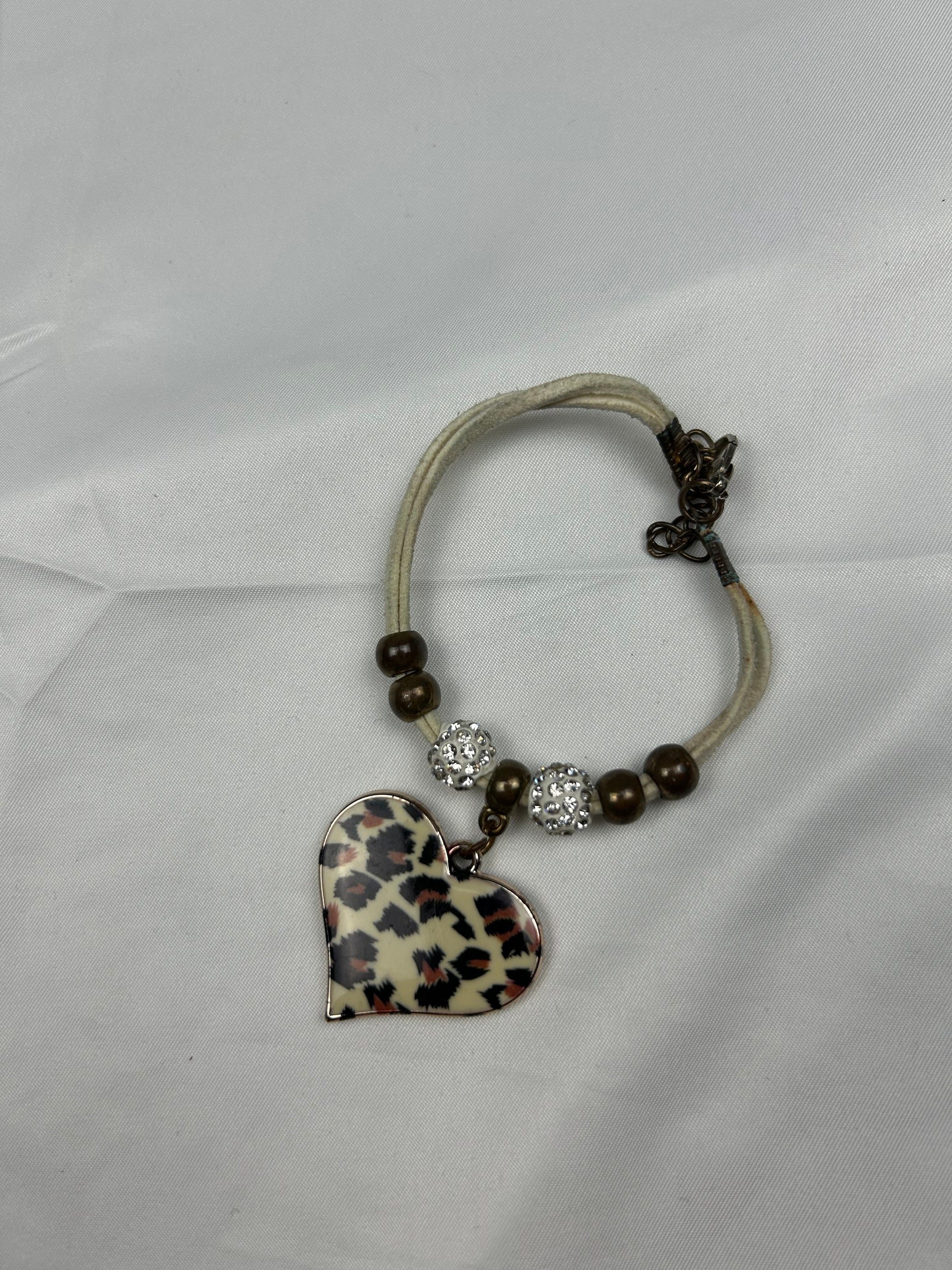 Heart pendant cord bracelet
