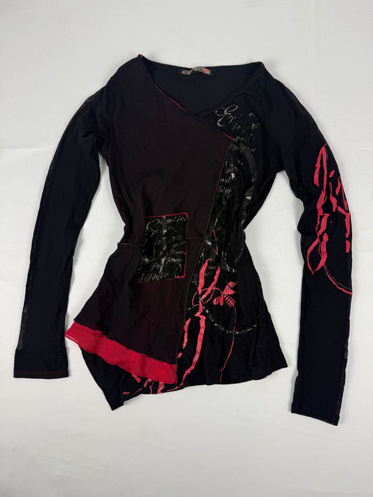 Black & red asymmetric graphic long sleeves top (XS/S)