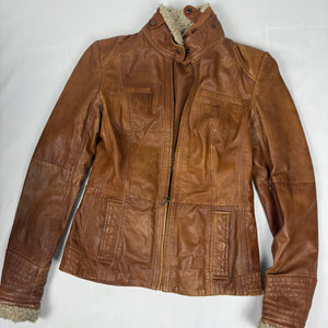Beige inside faux fur real leather zip up biker jacket (S/M)