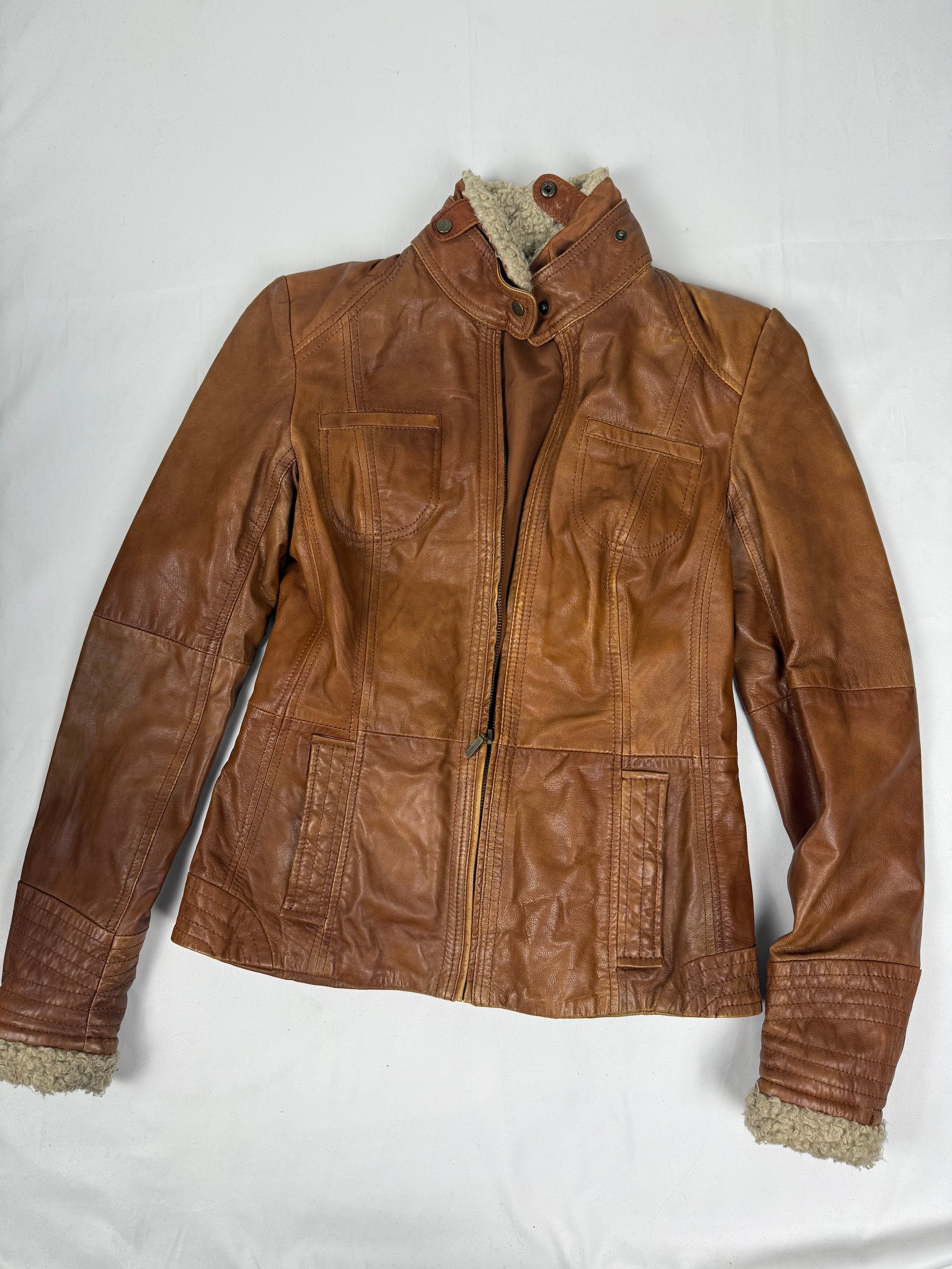 Beige inside faux fur real leather zip up biker jacket (S/M)