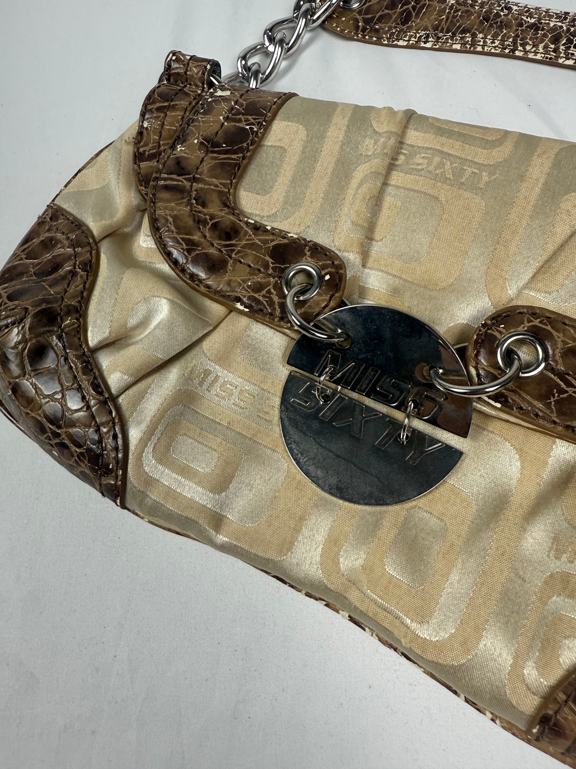 Beige small shoulder bag (27x16cm)