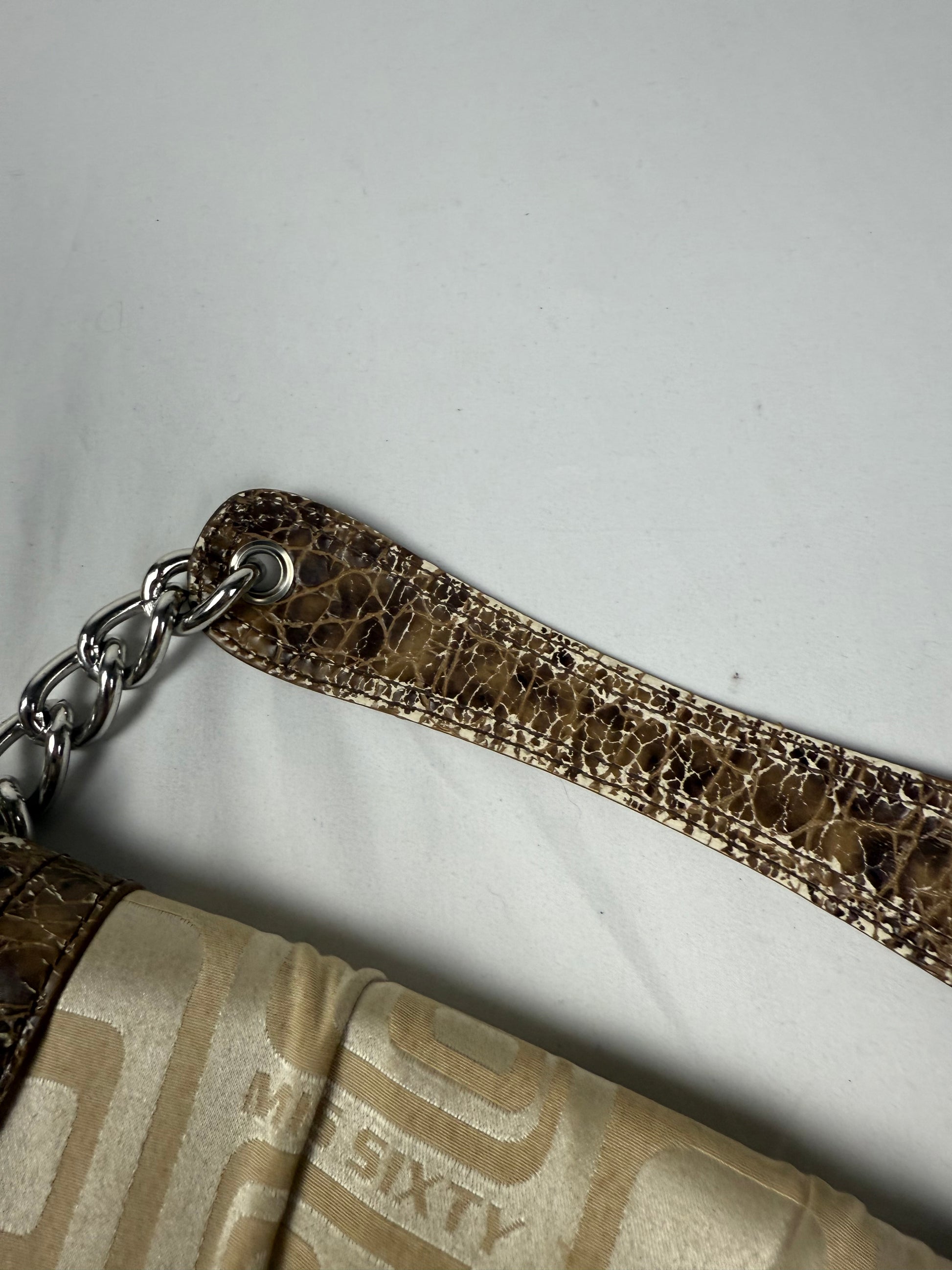 Beige small shoulder bag (27x16cm)