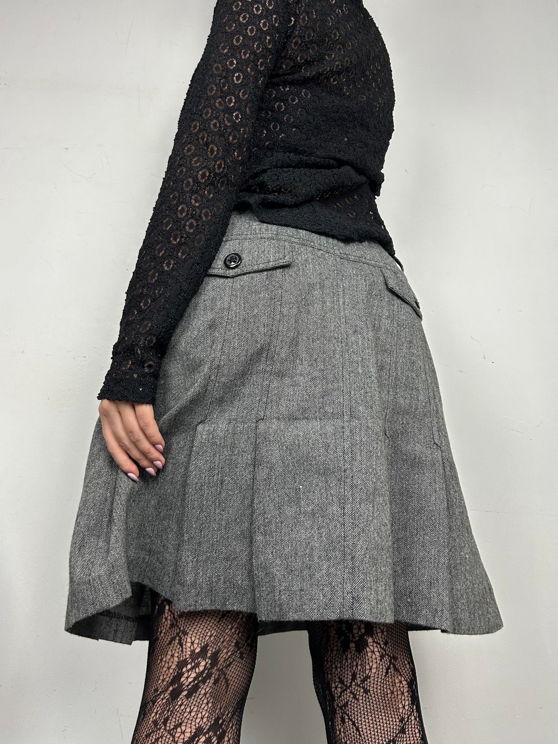 Grey pleated mid skirt (M)