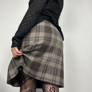 Brown check print y2k 90s vintage mini skirt (S/M)