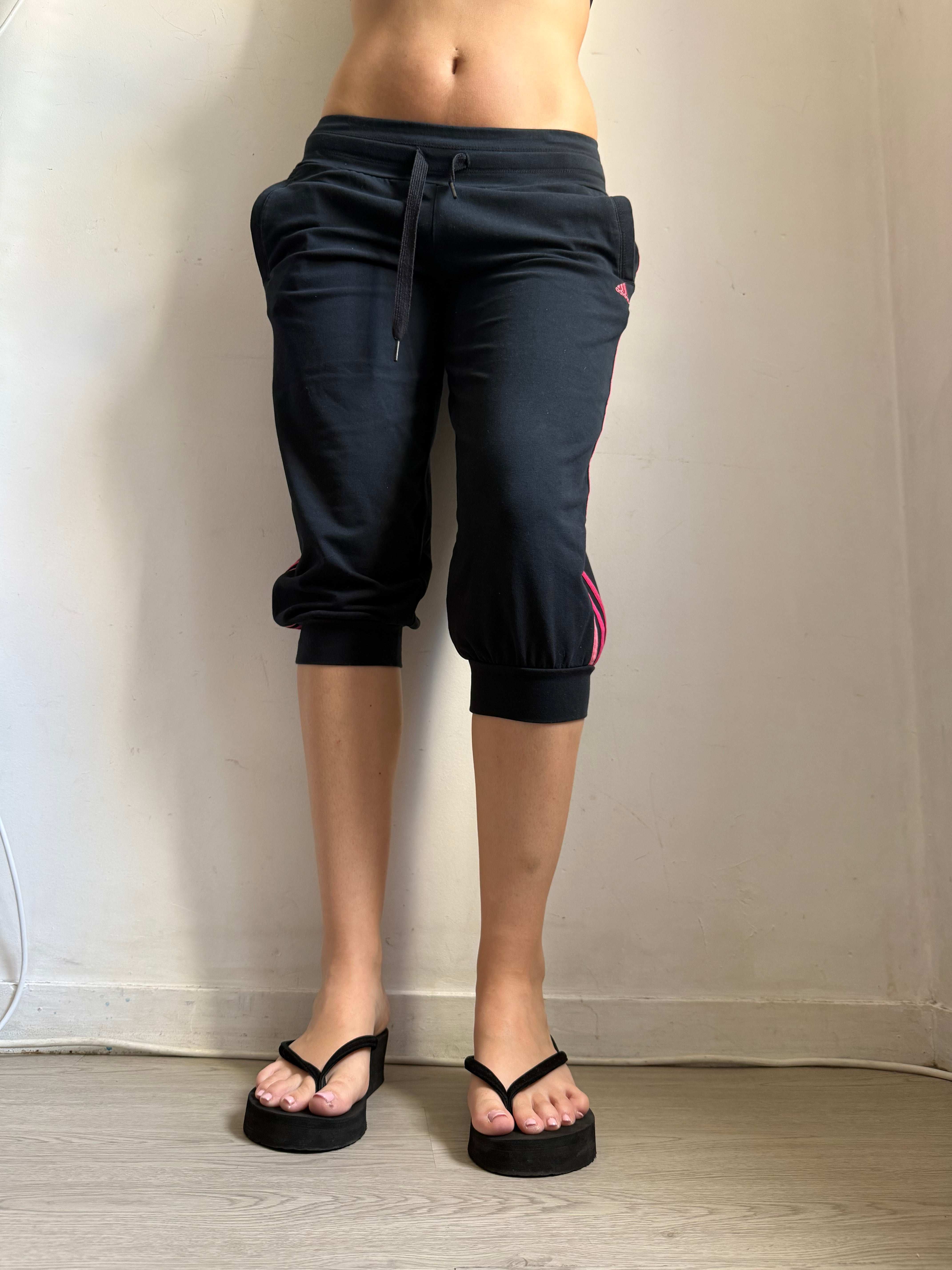 Black & pink activewear capri pants (M)