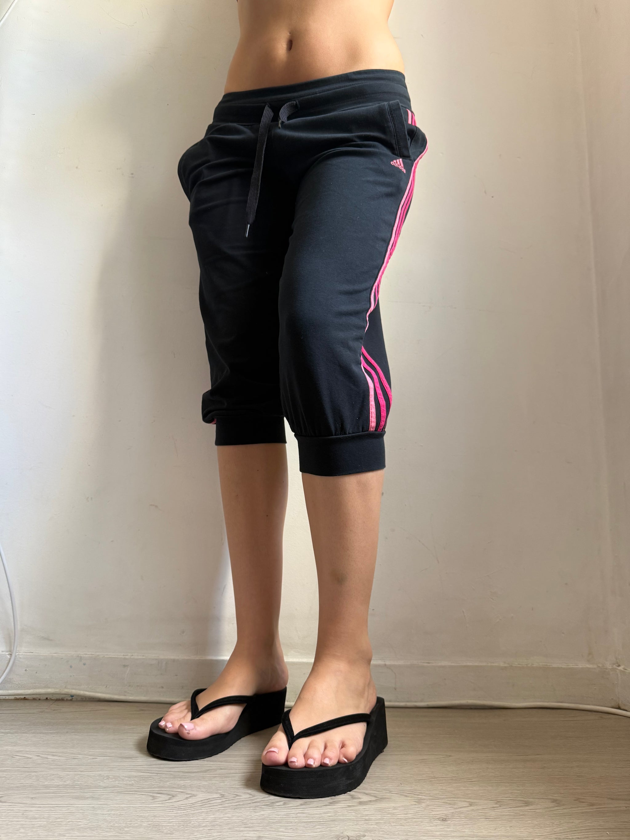 Black & pink activewear capri pants (M)