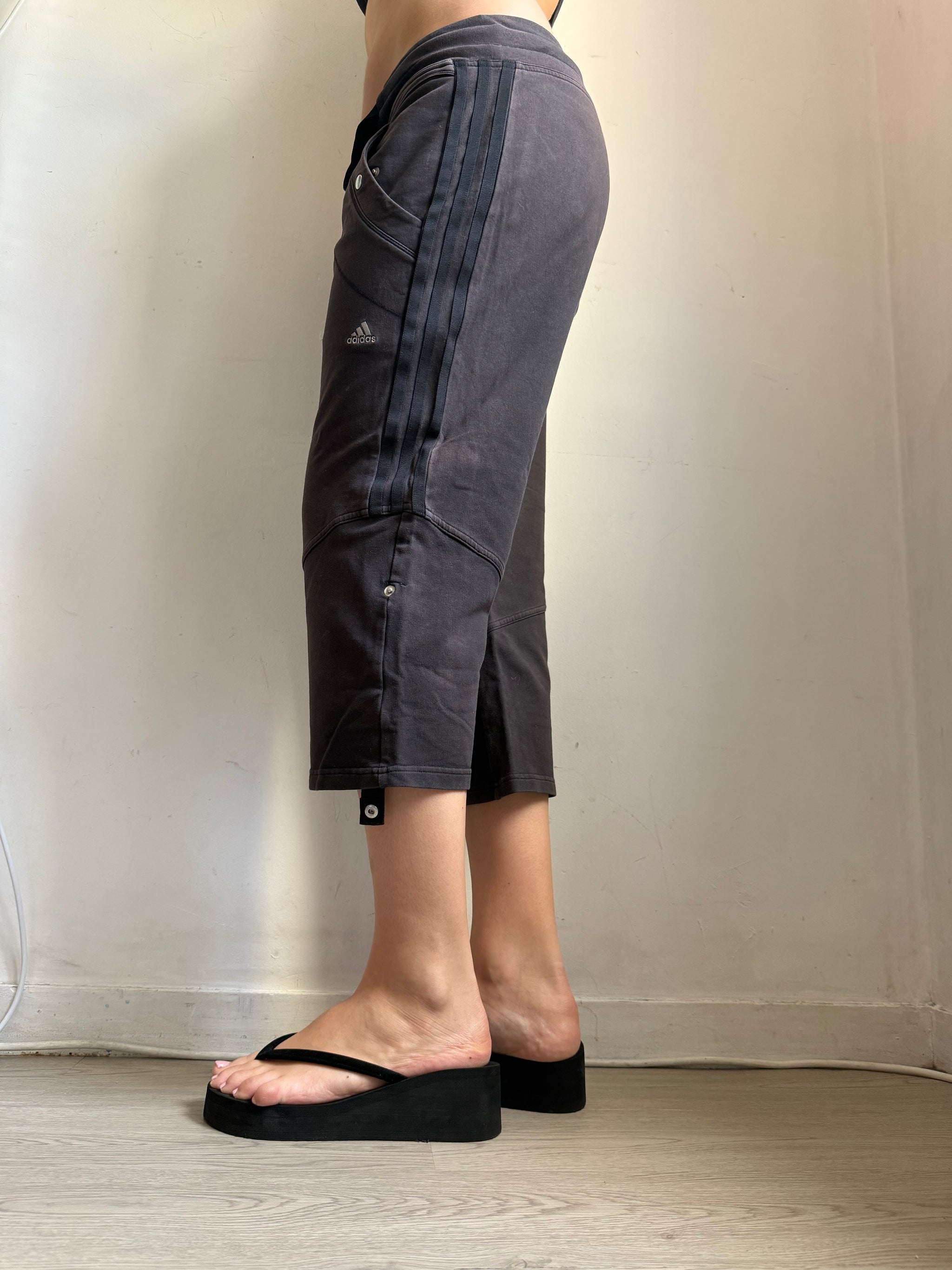 Black activewear capri pants (L)