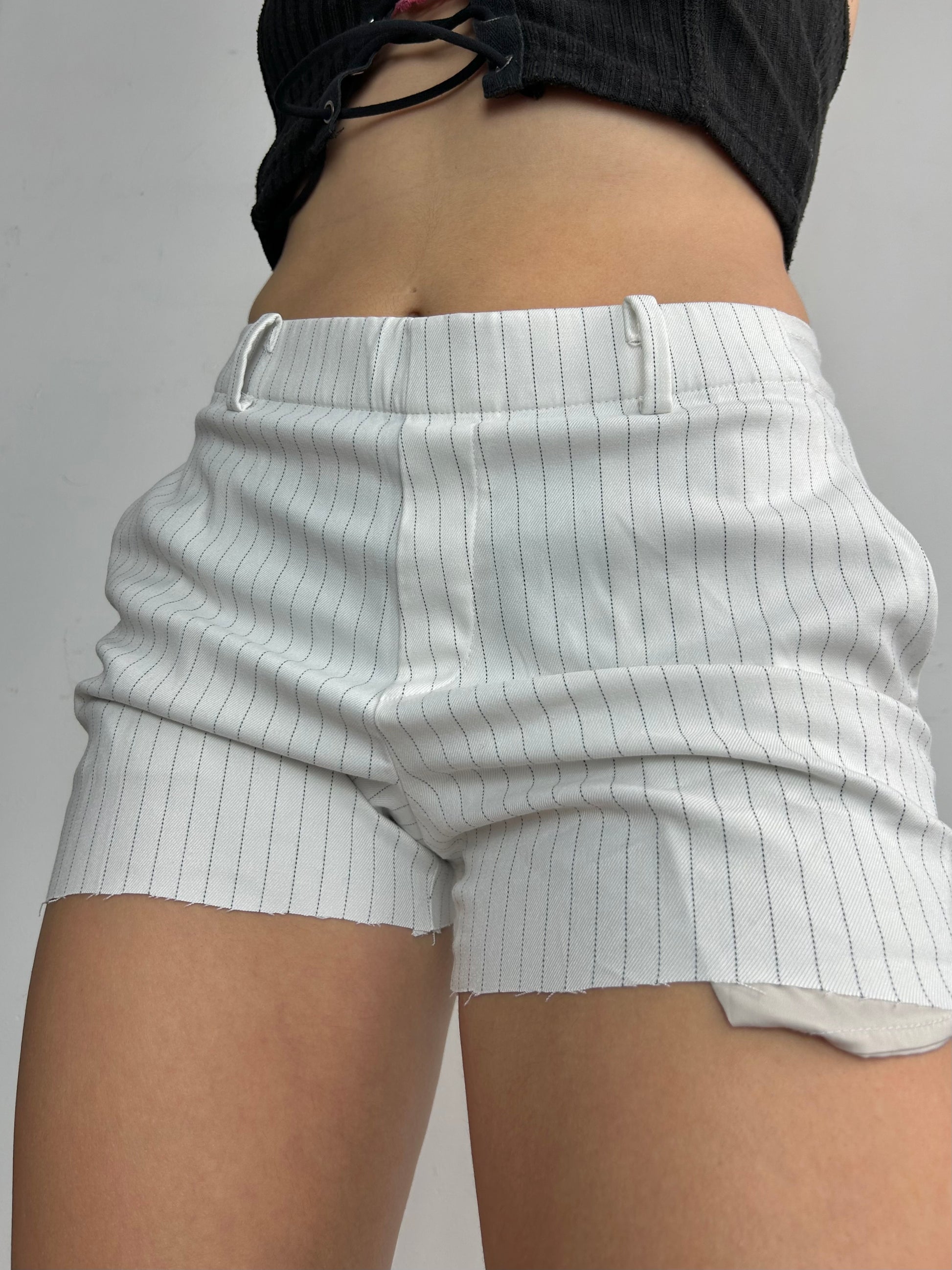 White striped office low rise mini short (S)
