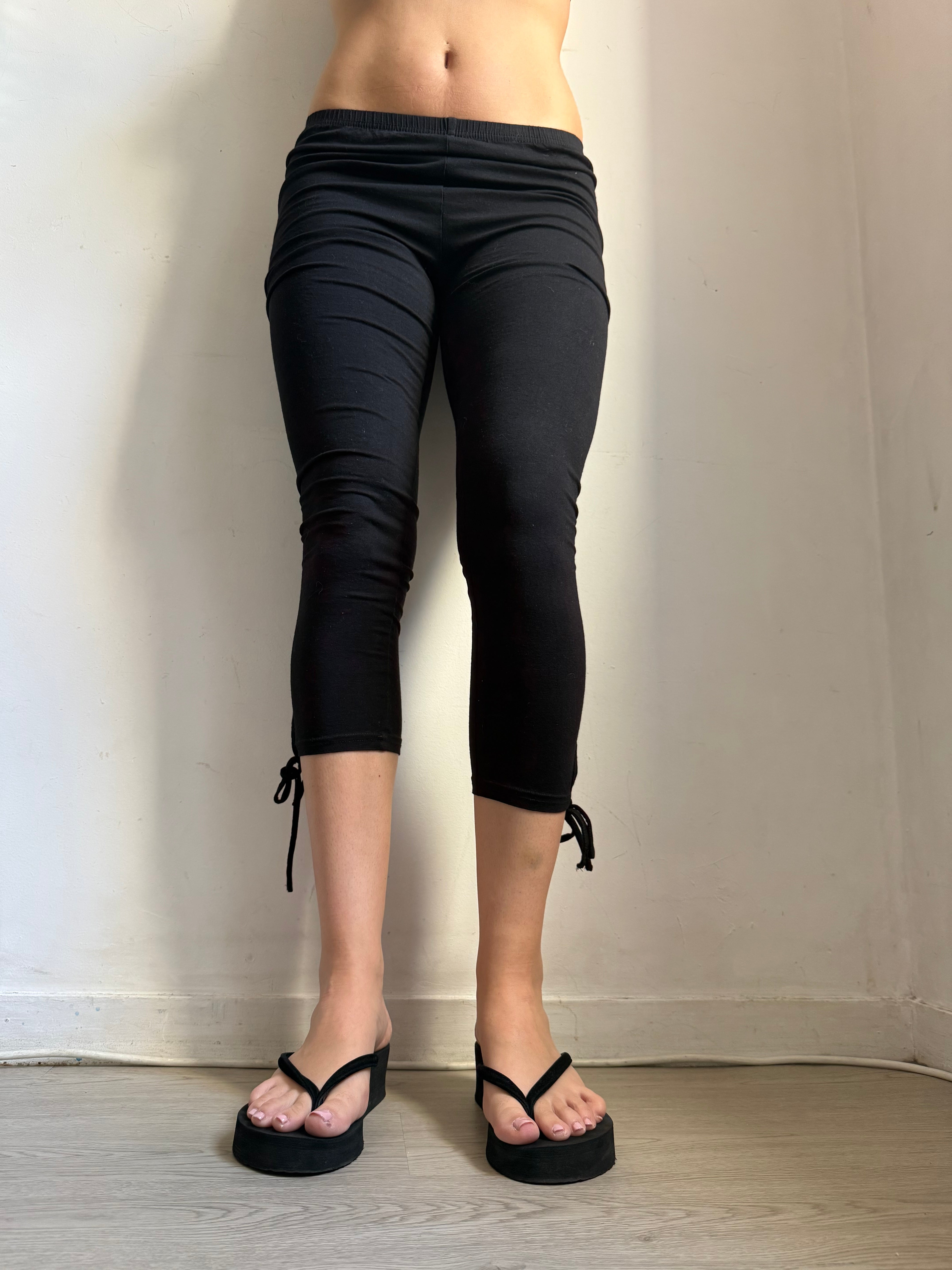 Black capri legging pants (S)