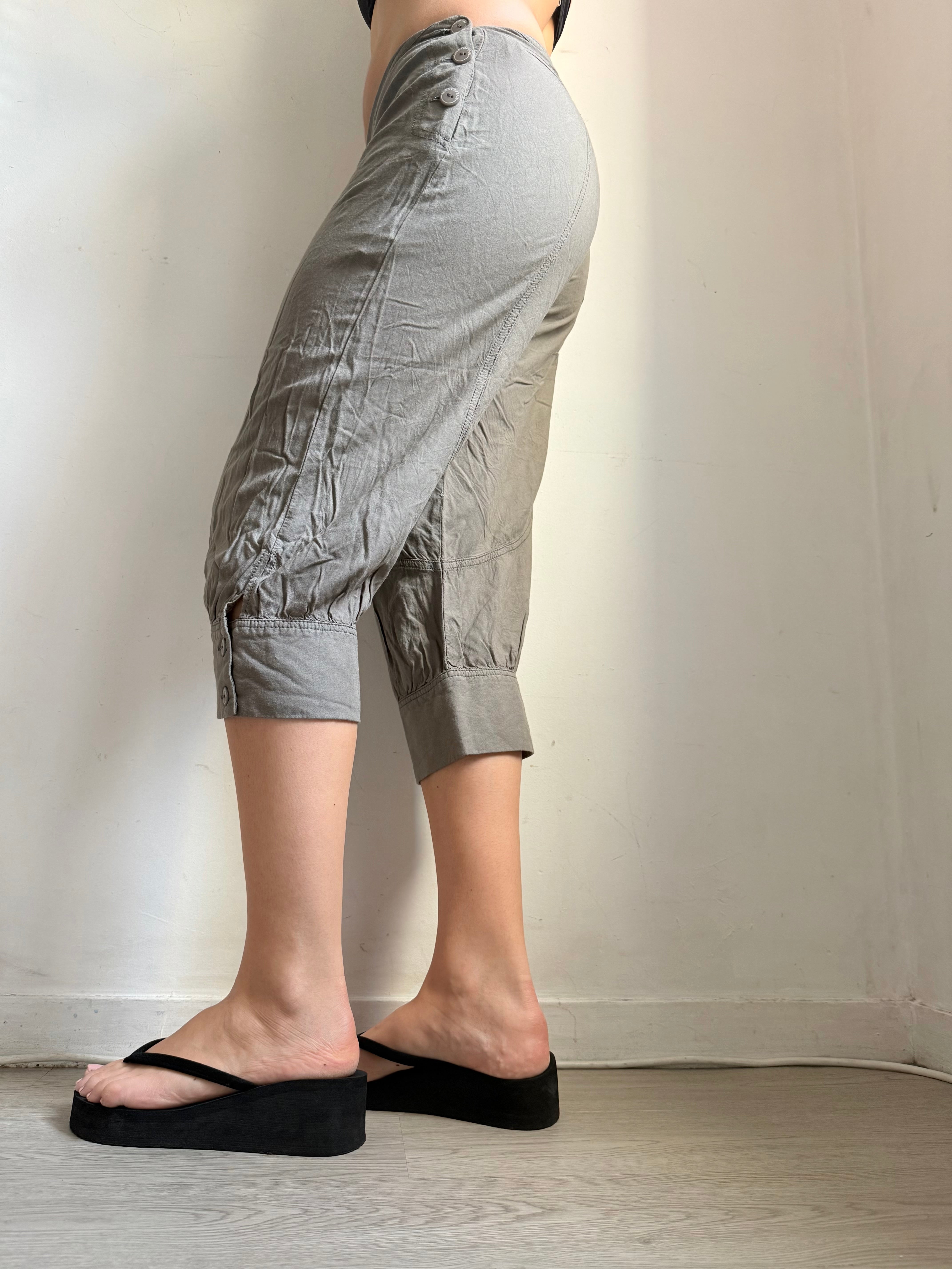 Khaki low rise sirwal capri pants (M)