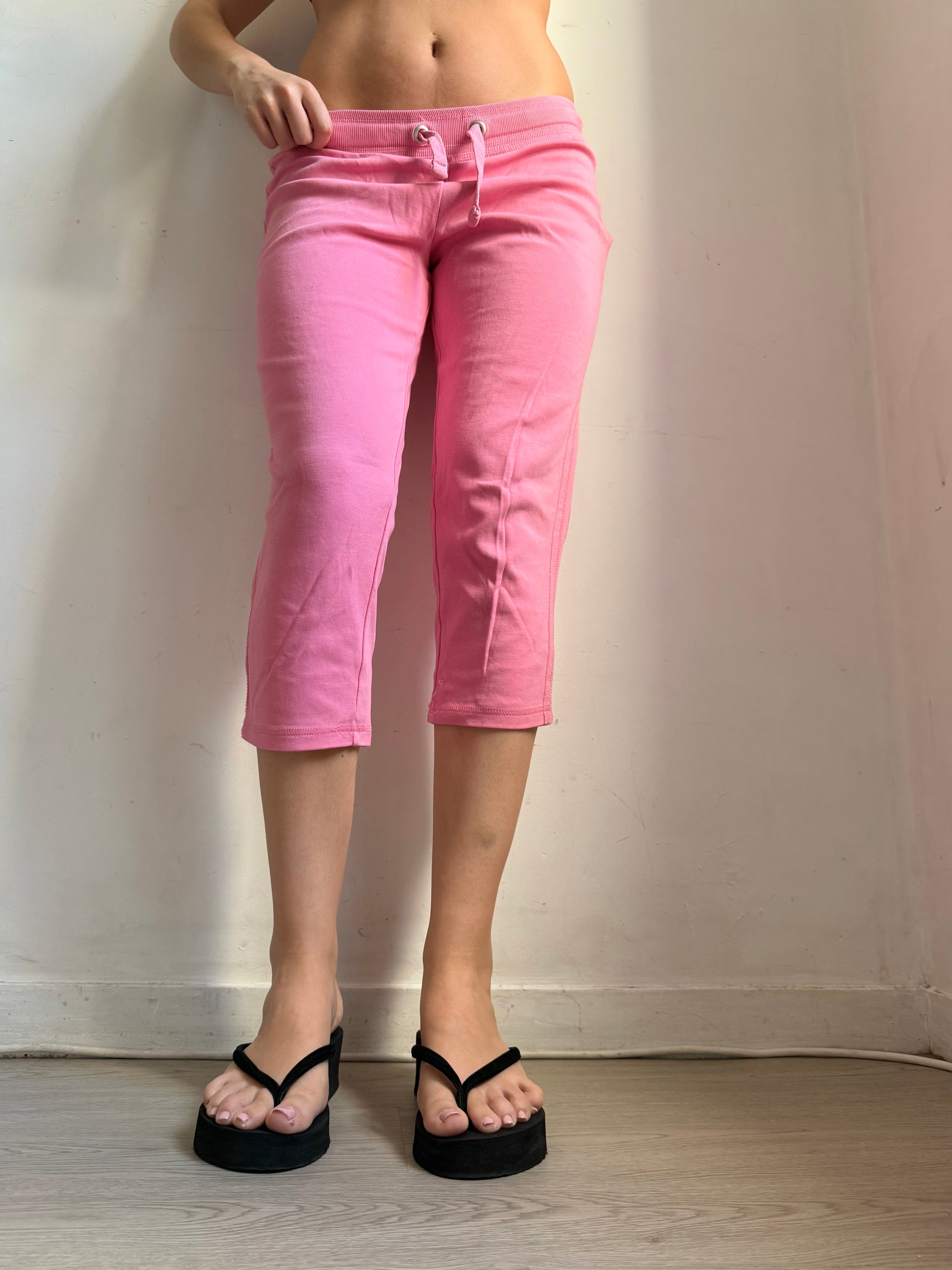 Pink cotton activewear capri pants (M)