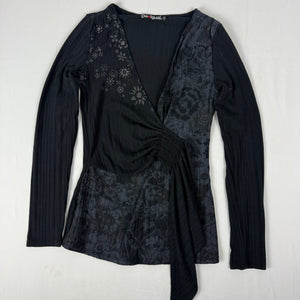 Black graphic long sleeves top (S/M)