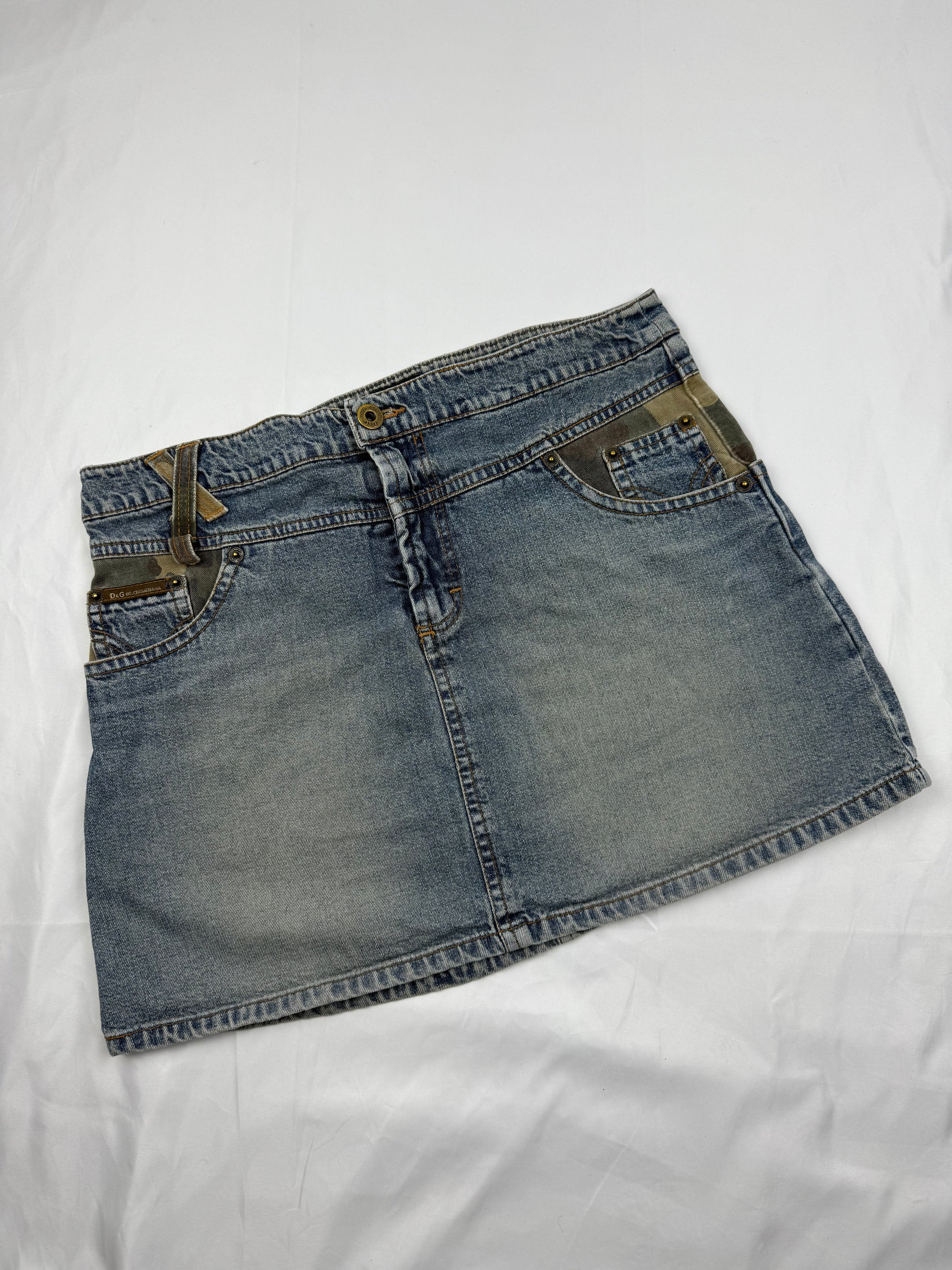 Blue denim camo low rise mini skirt (S)