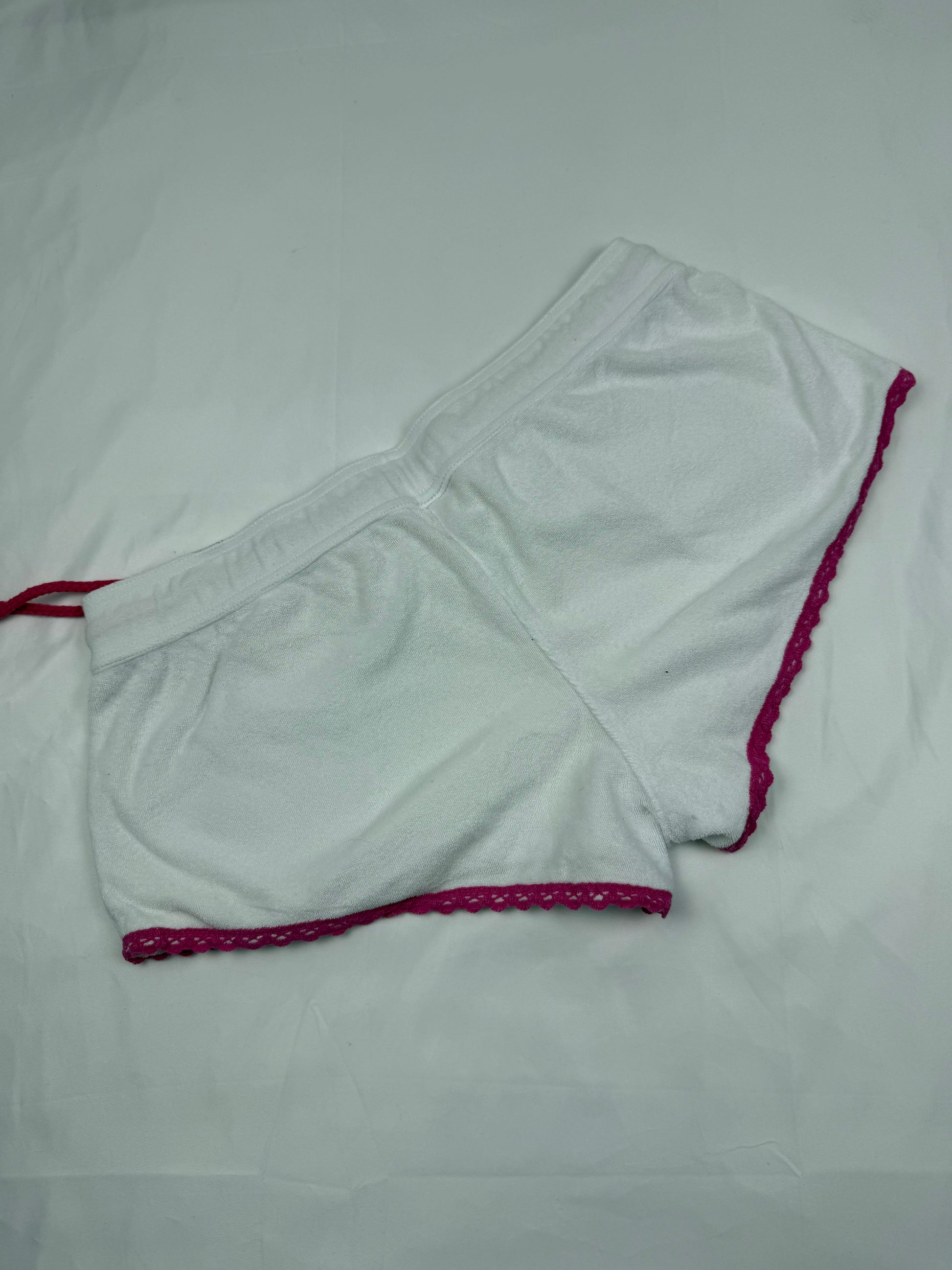White embroidered low rise mini short (S/M)