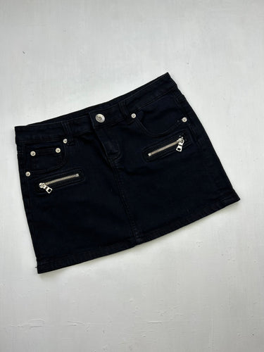 Black low rise mini skirt (XS)