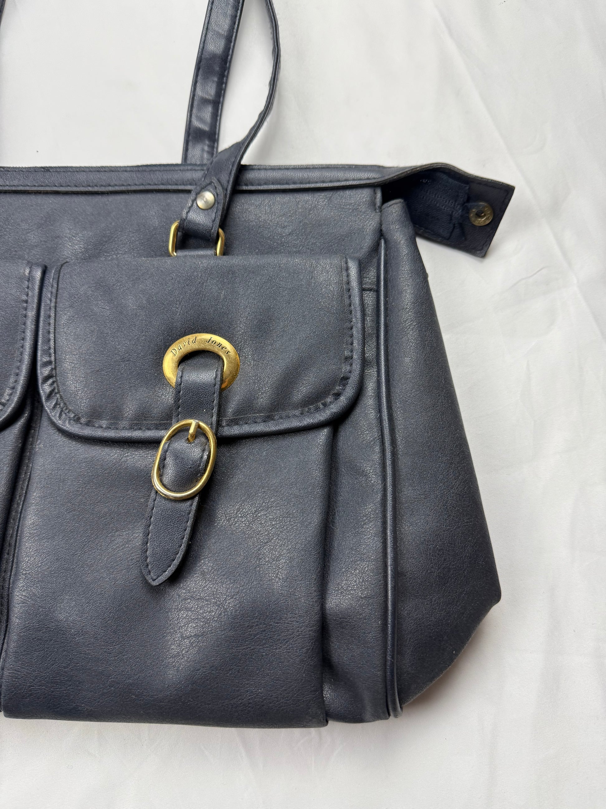 Navy leather besace shoulder bag (36x26cm)
