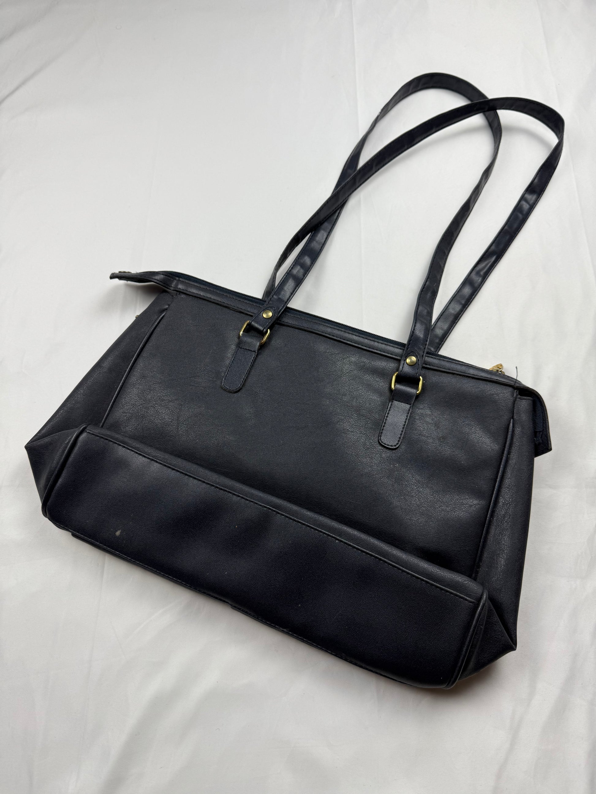Navy leather besace shoulder bag (36x26cm)