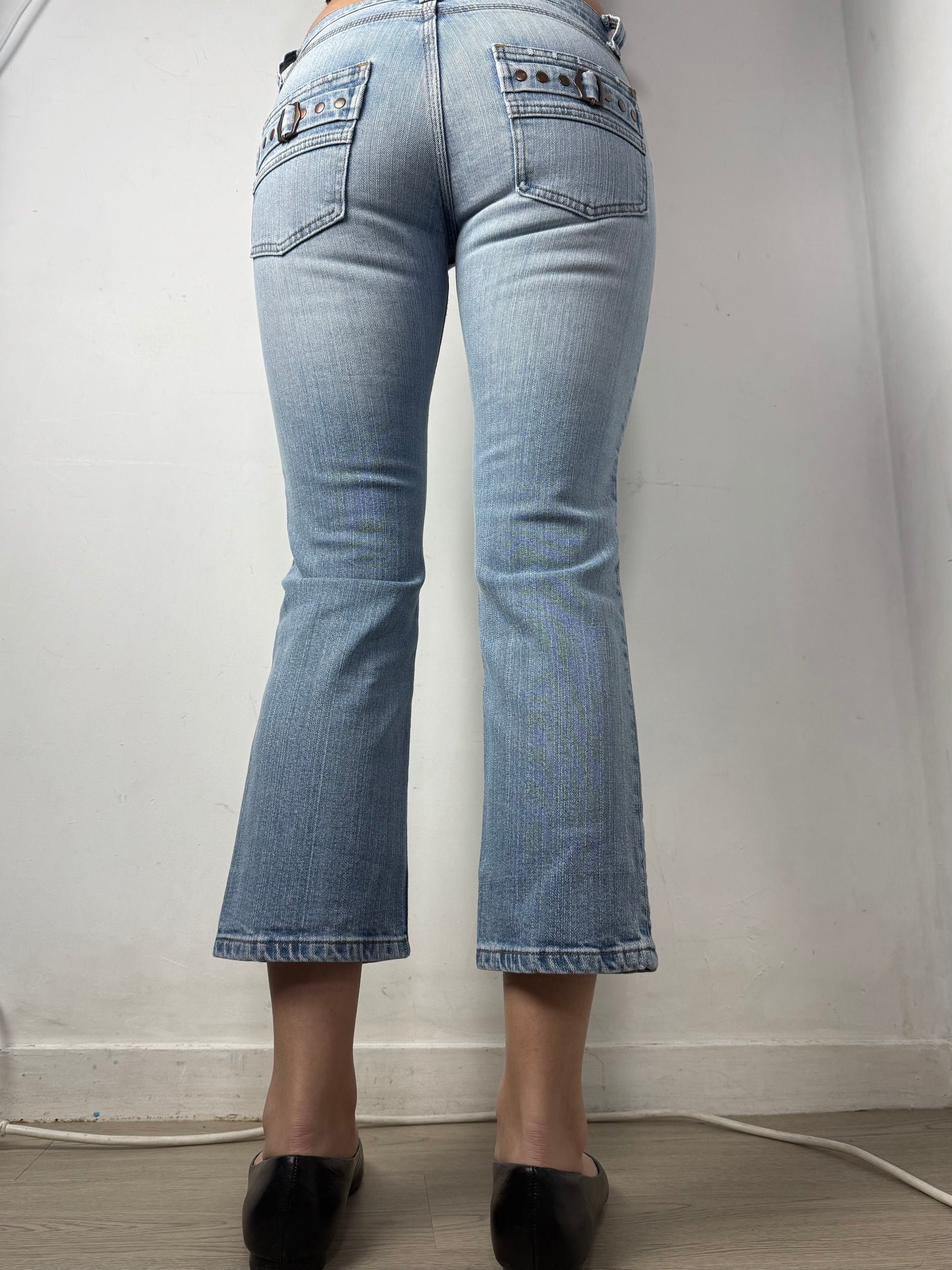 Blue denim low rise capri pants (S)