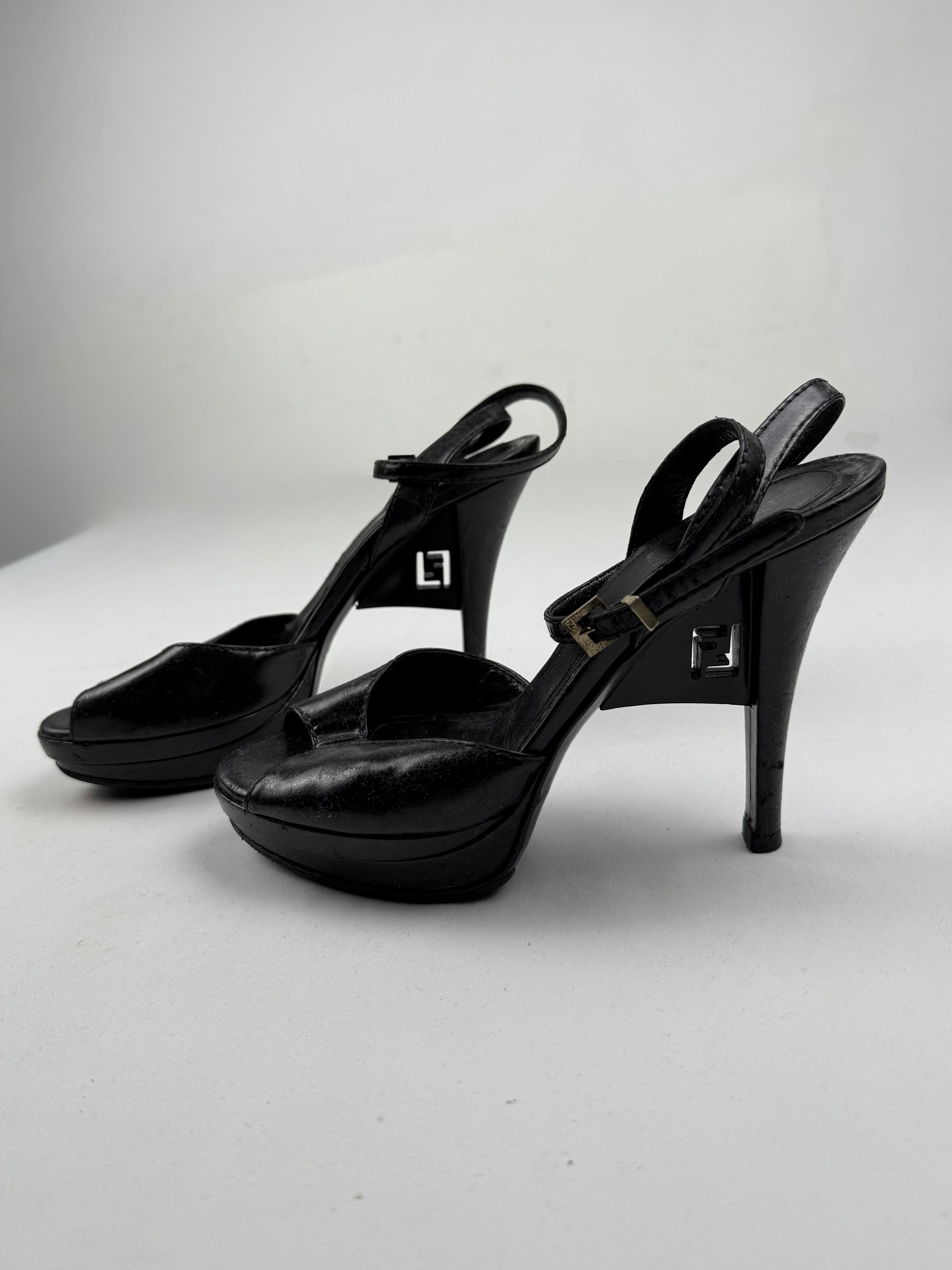 Black leather FF logo heels (37.5)