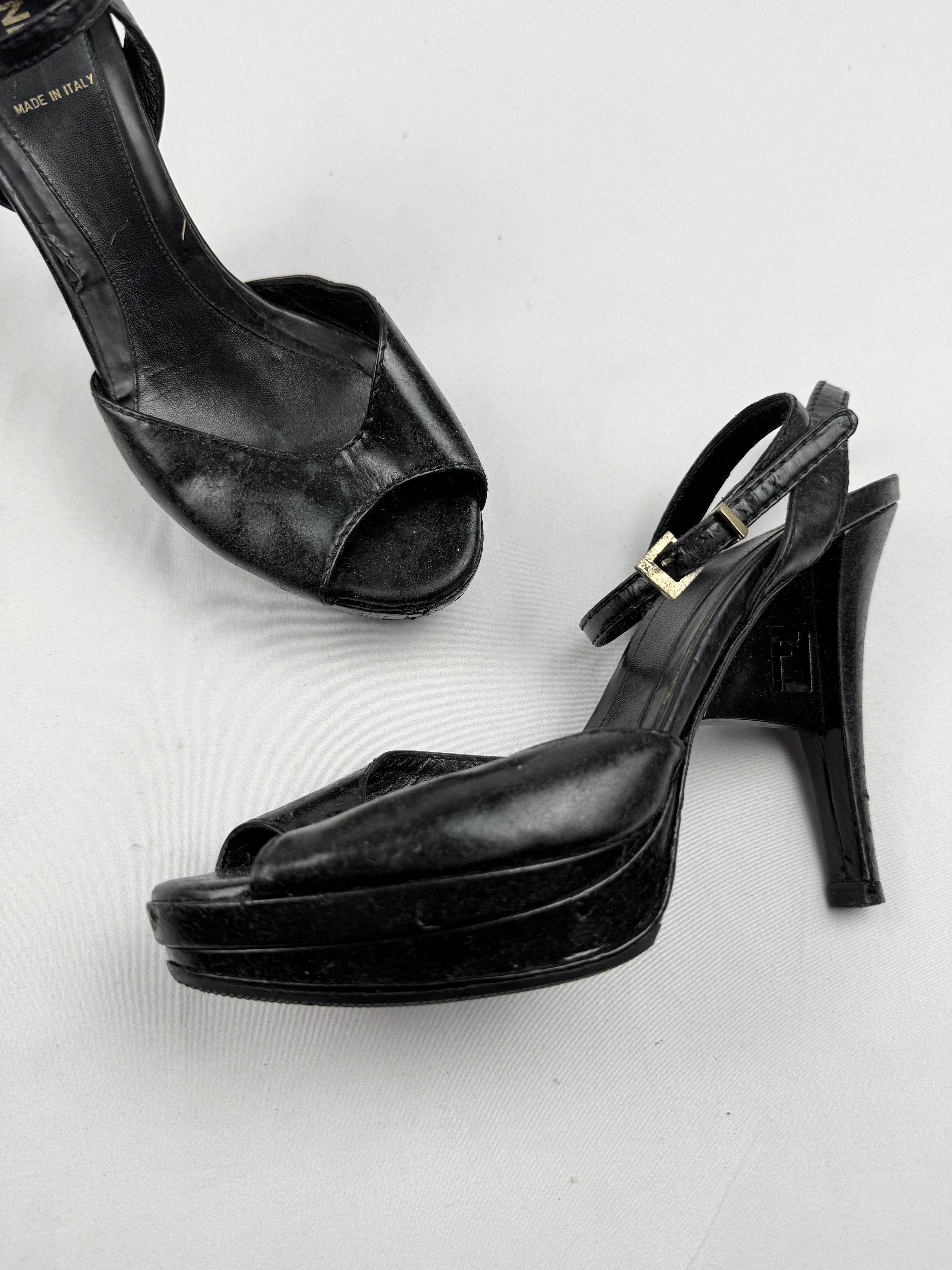 Black leather FF logo heels (37.5)