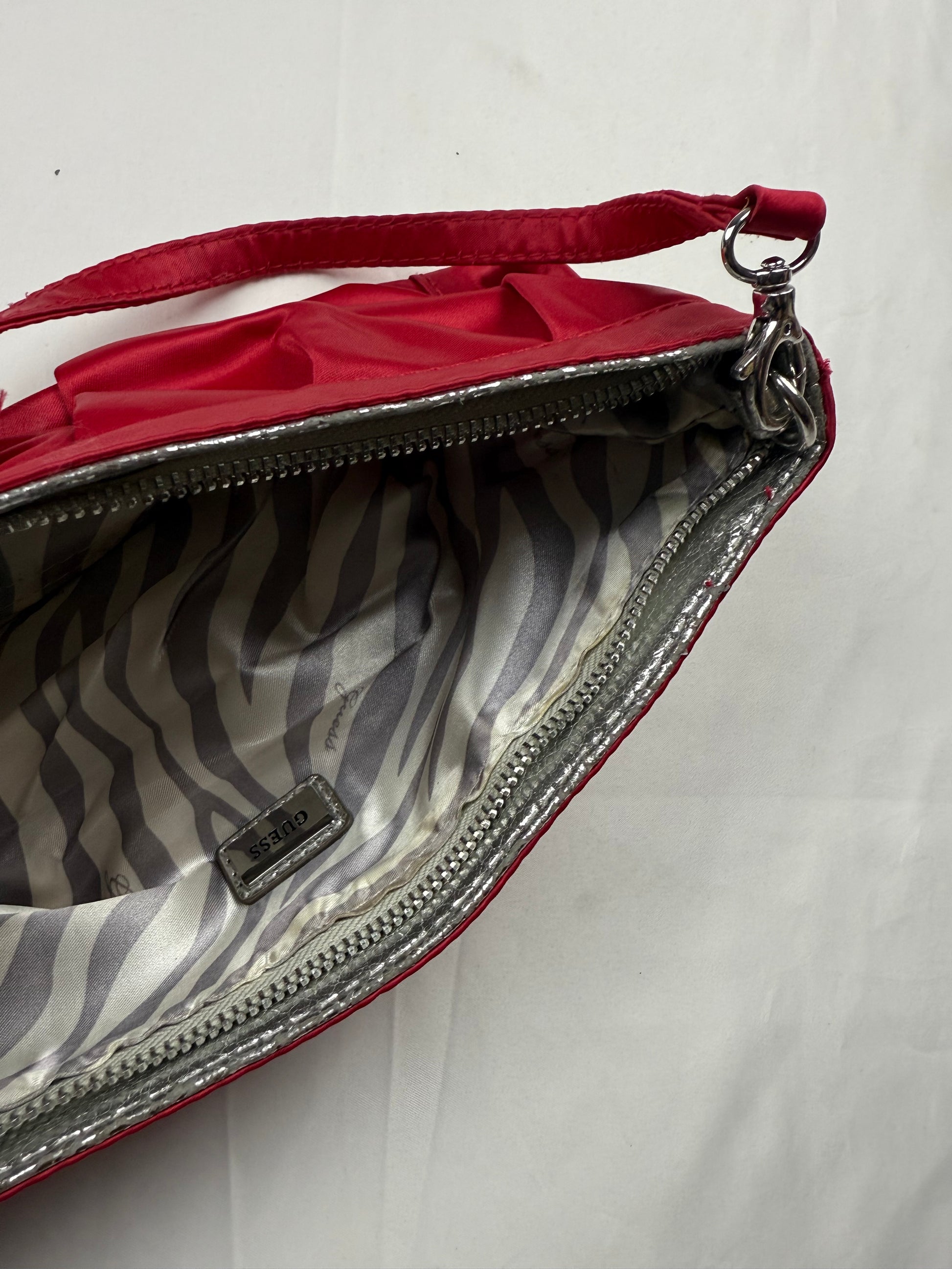 Red pochette wristlet / shoulder bag (27x11cm)