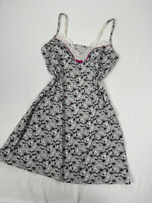 White graphic babydoll mini dress (XL)