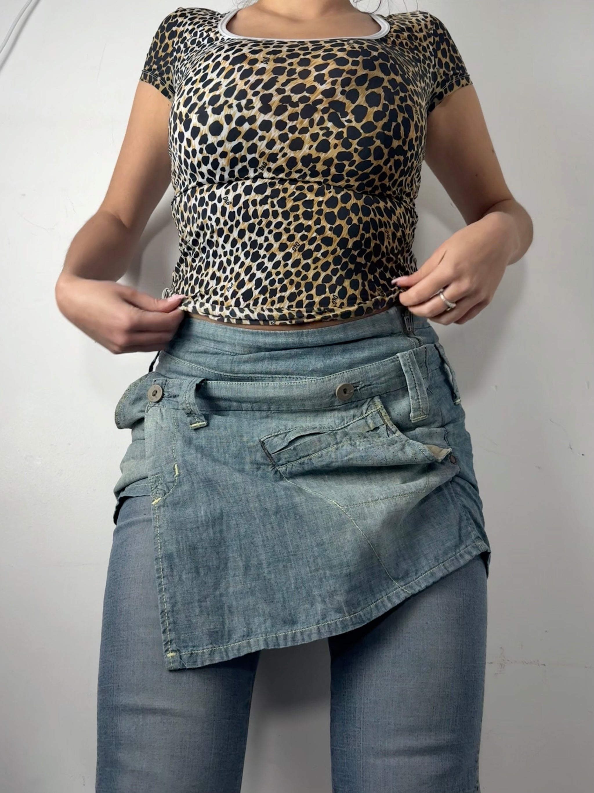 Blue denim low rise mini skirt (XS)
