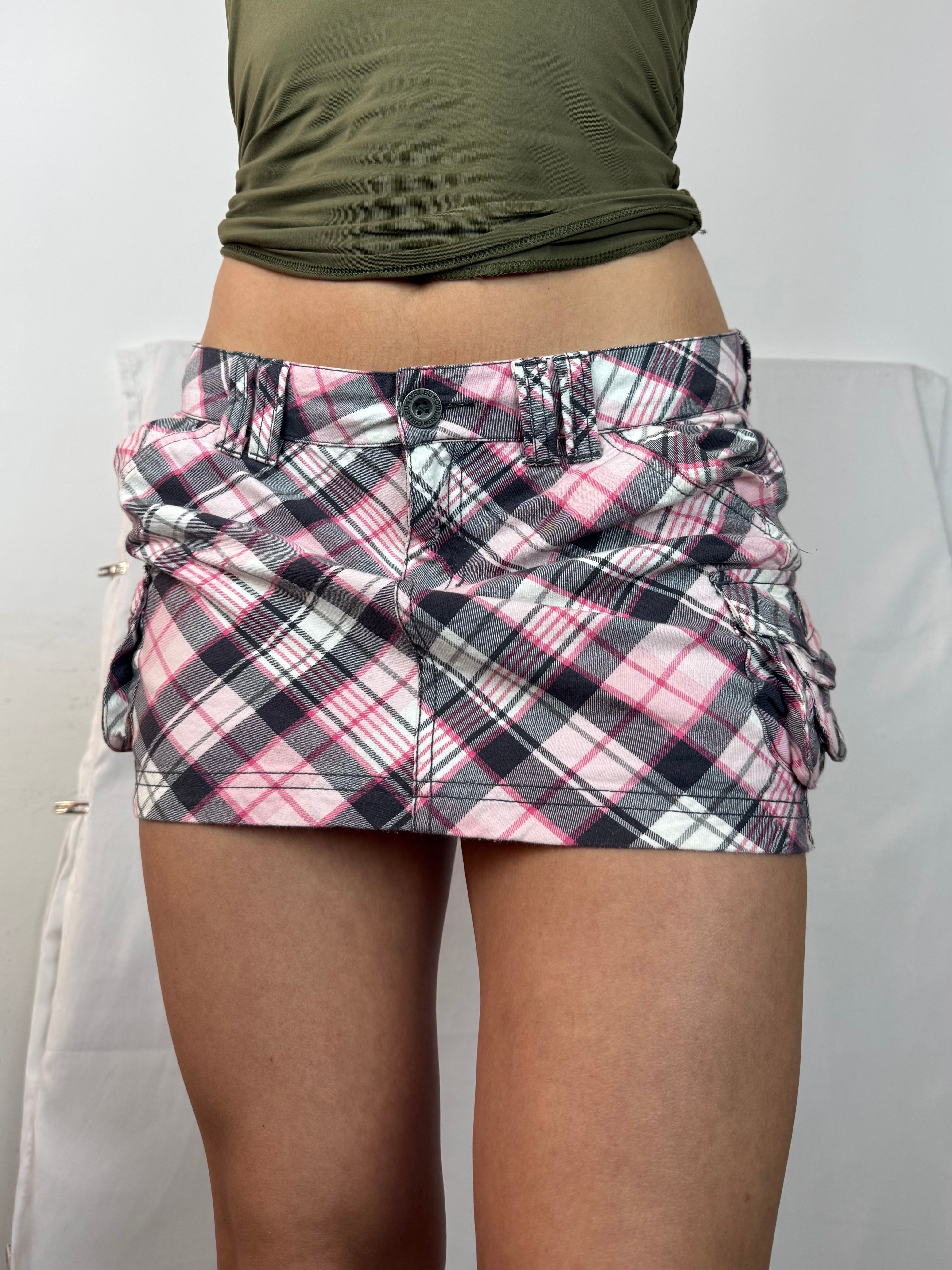Baby pink check print denim low rise cargo mini skirt (S/M)