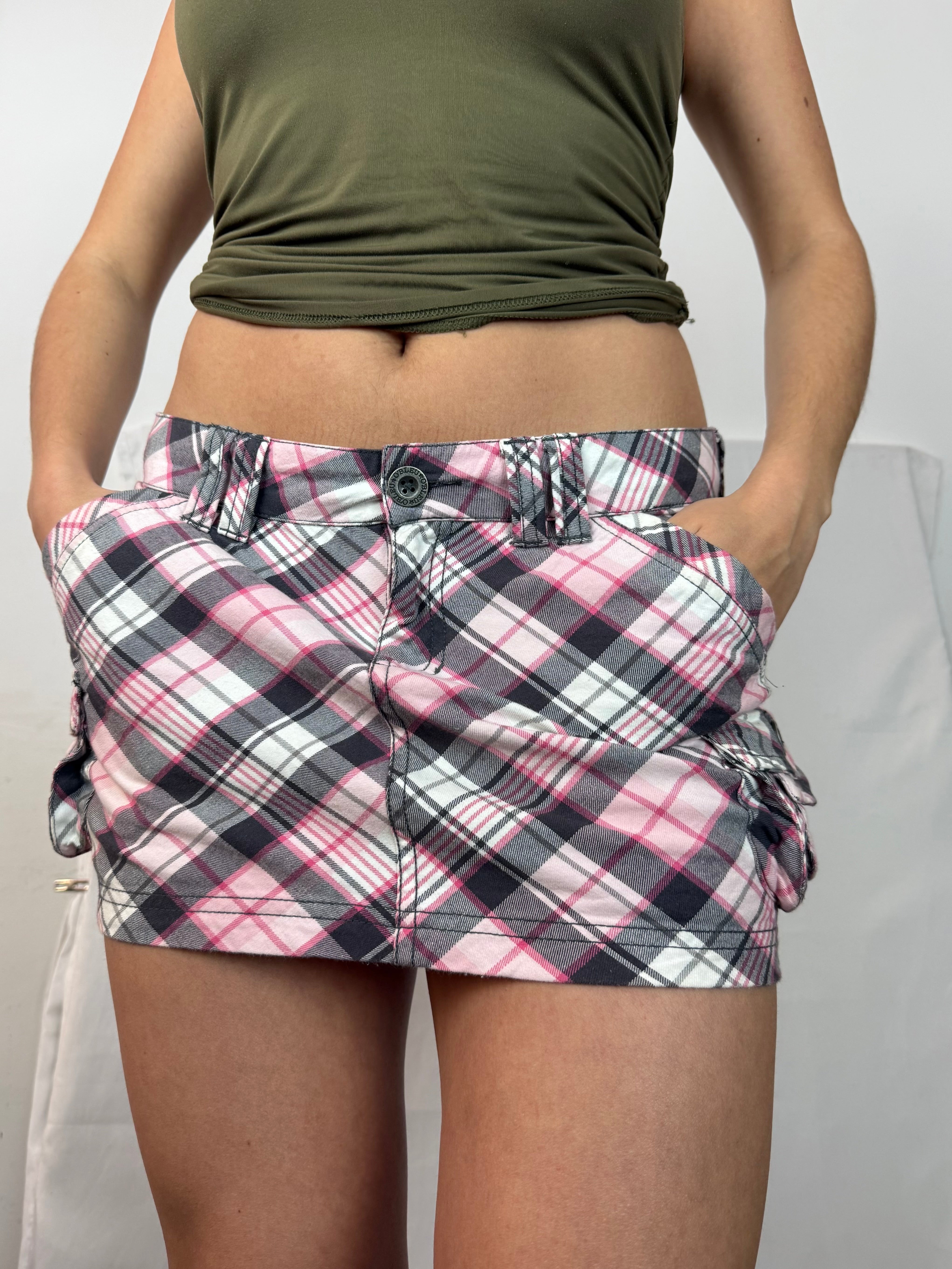 Baby pink check print denim low rise cargo mini skirt (S/M)
