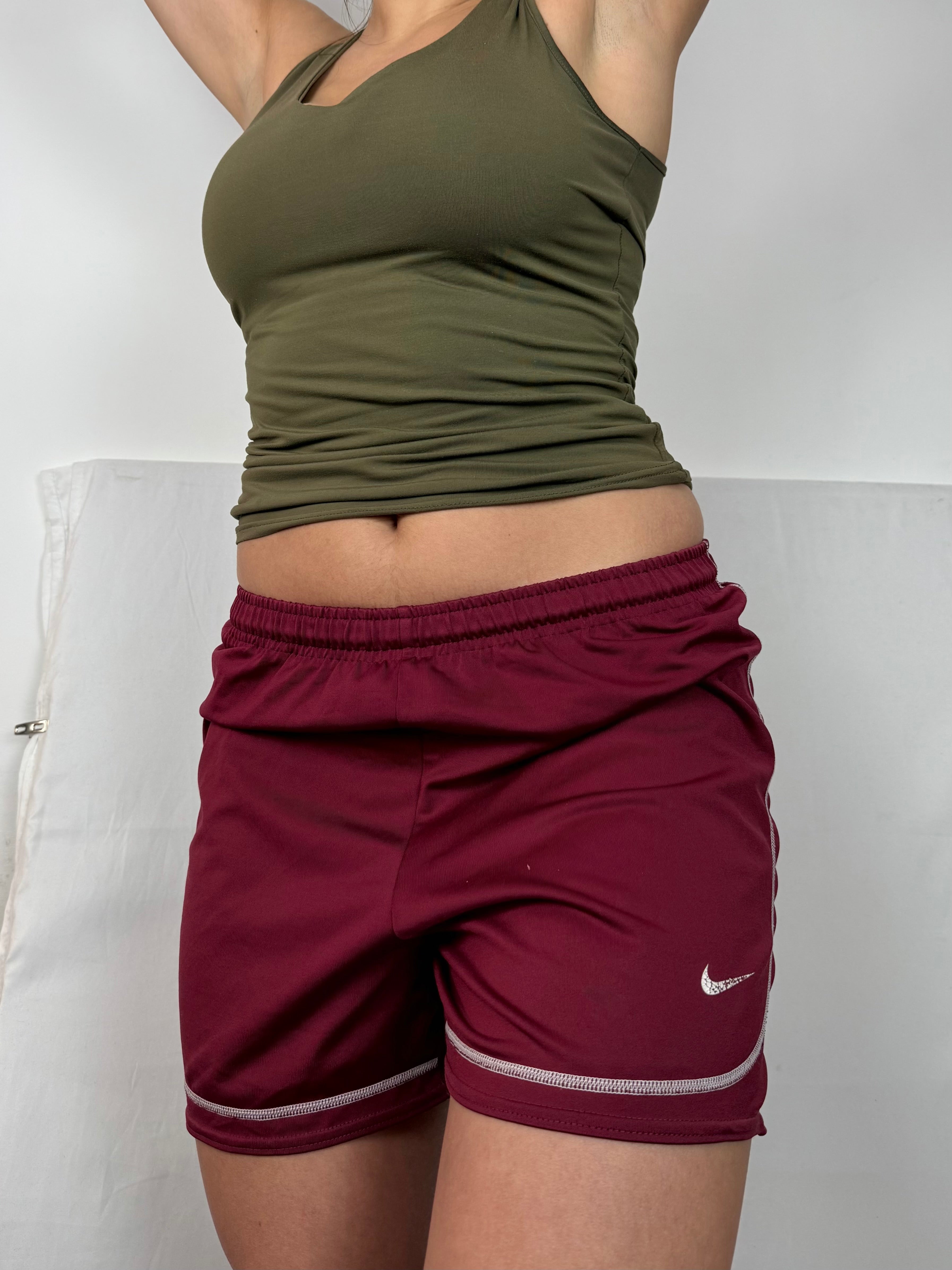 Burgundy low rise mid short (S)