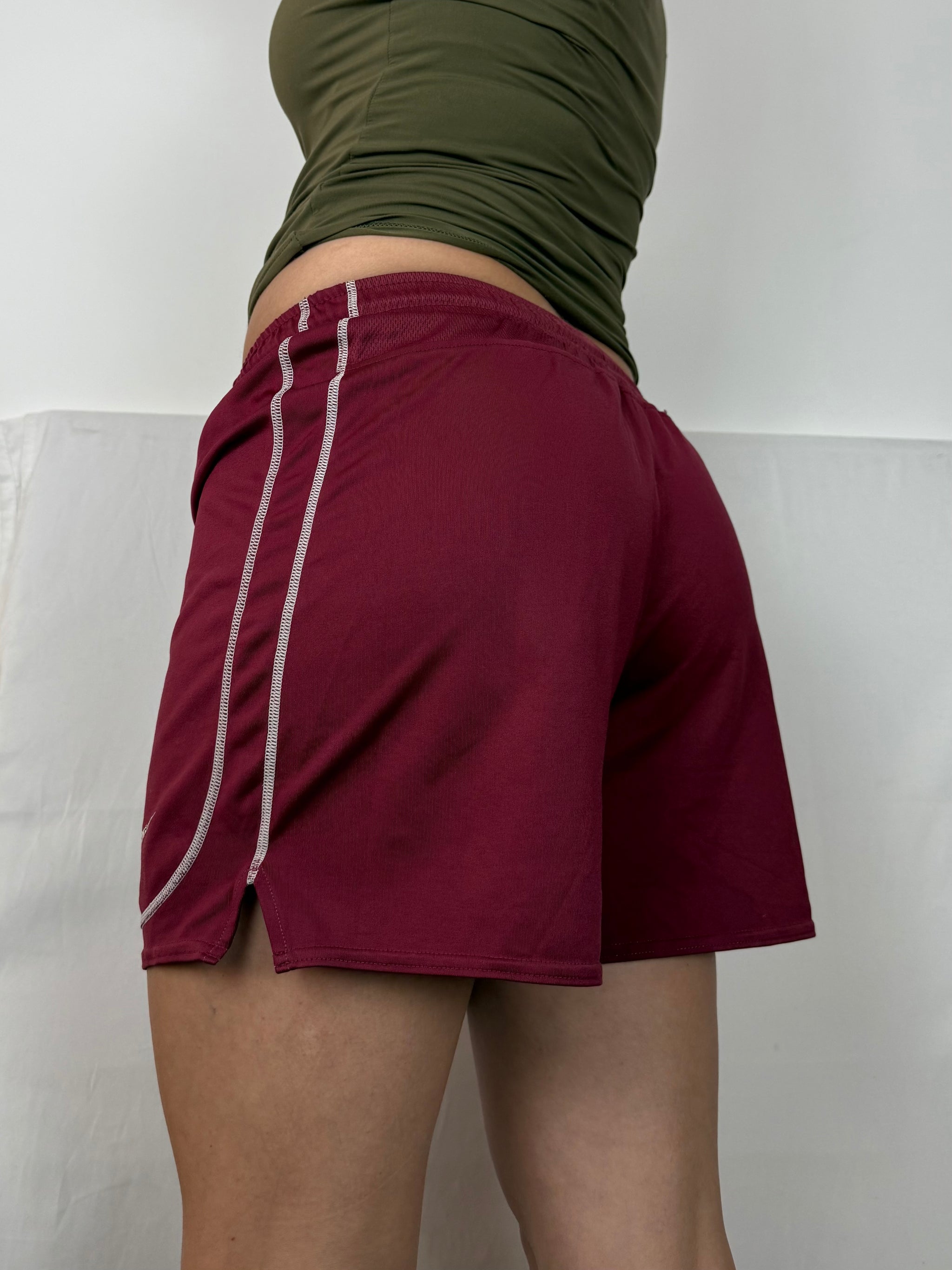 Burgundy low rise mid short (S)