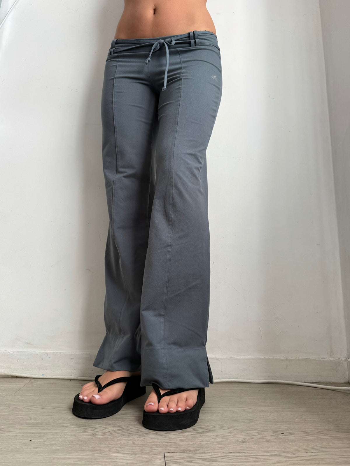 Grey low rise joggers pants (S)