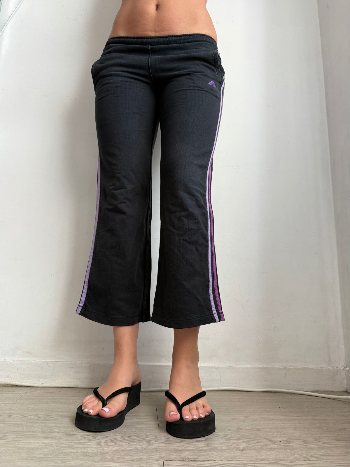 Black & purple low rise capri pants (XS)