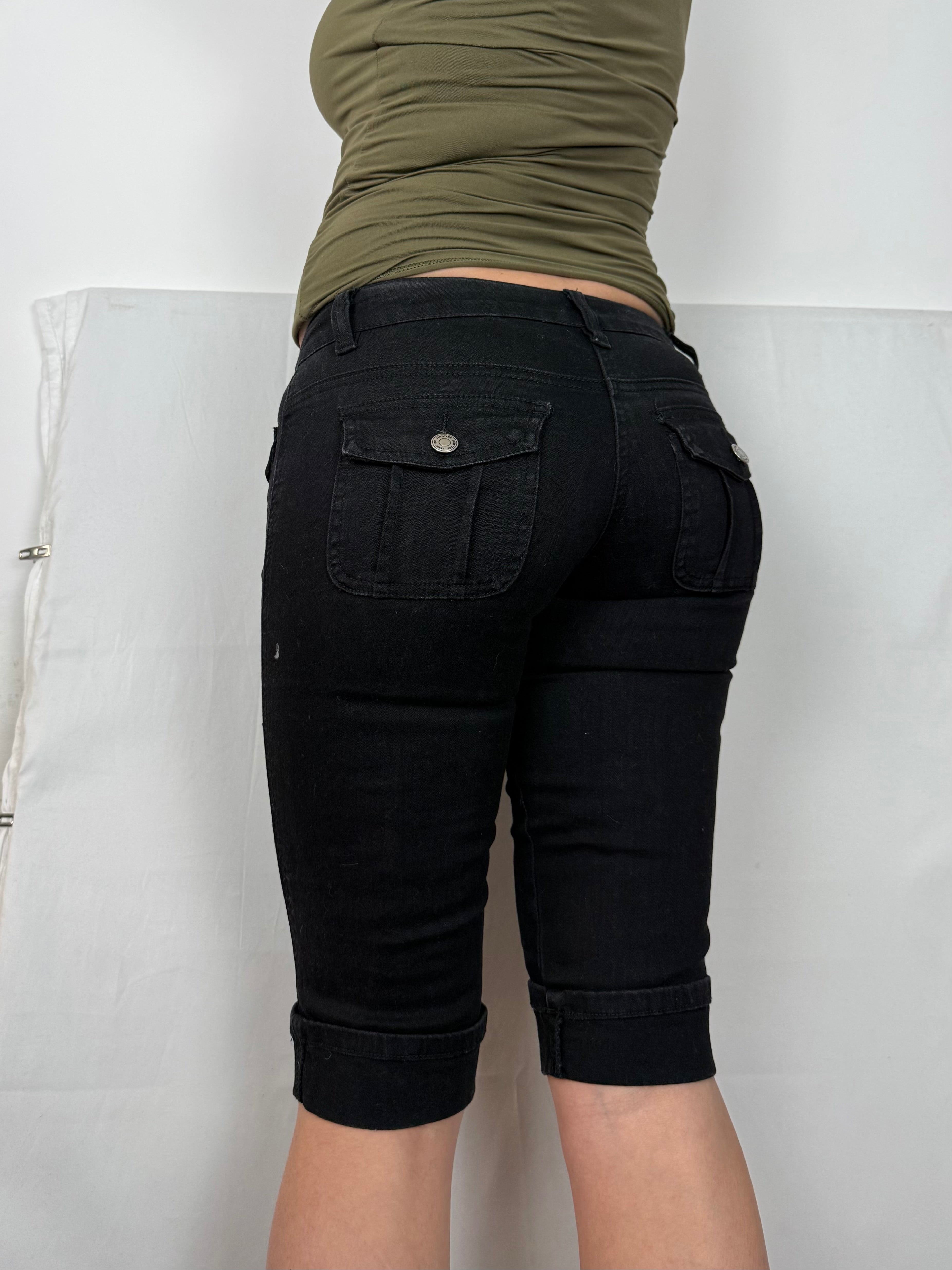 Black low rise denim capri pants (S)
