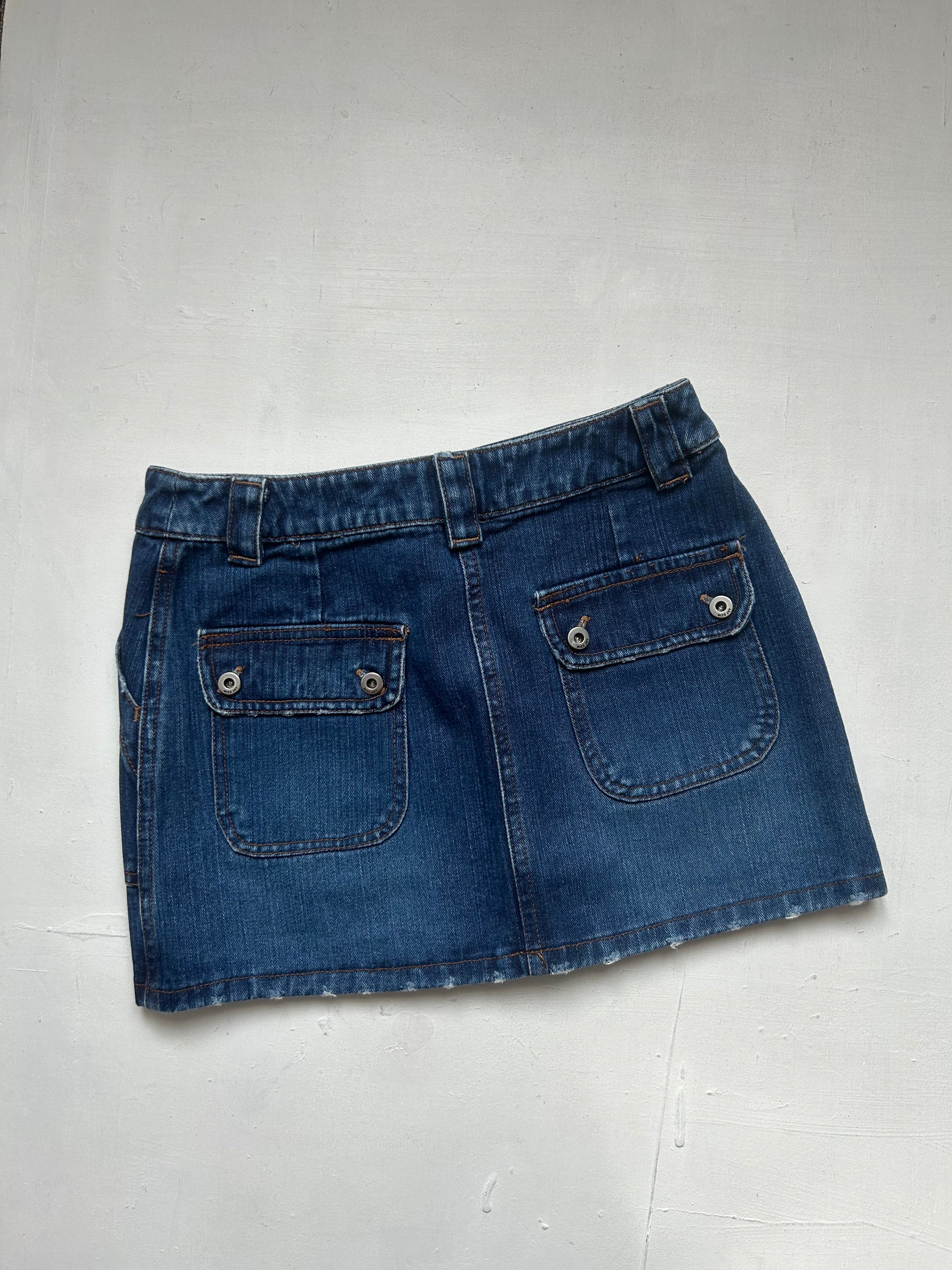 Navy blue low rise denim mini skirt (XS)