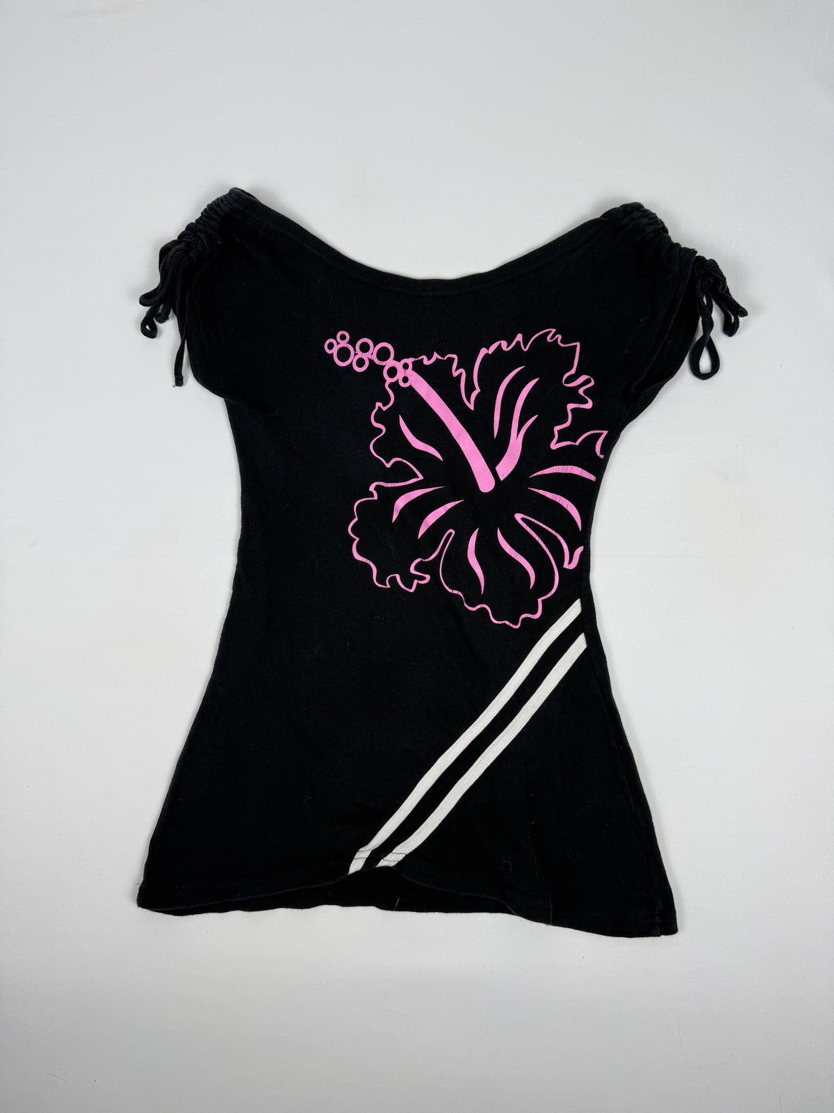 Black graphic hibiscus tee (S)
