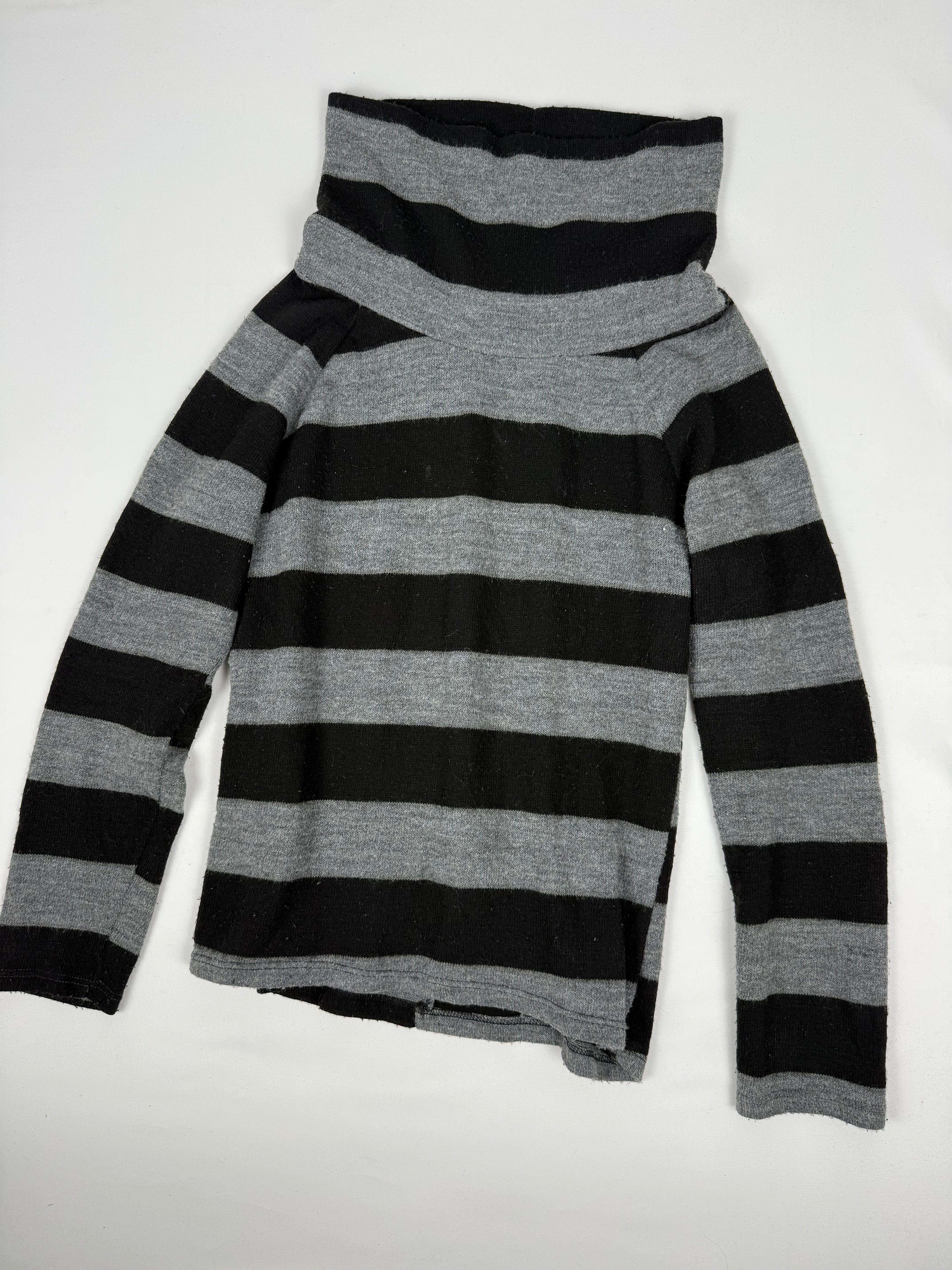 Grey striped backless jumper (L)