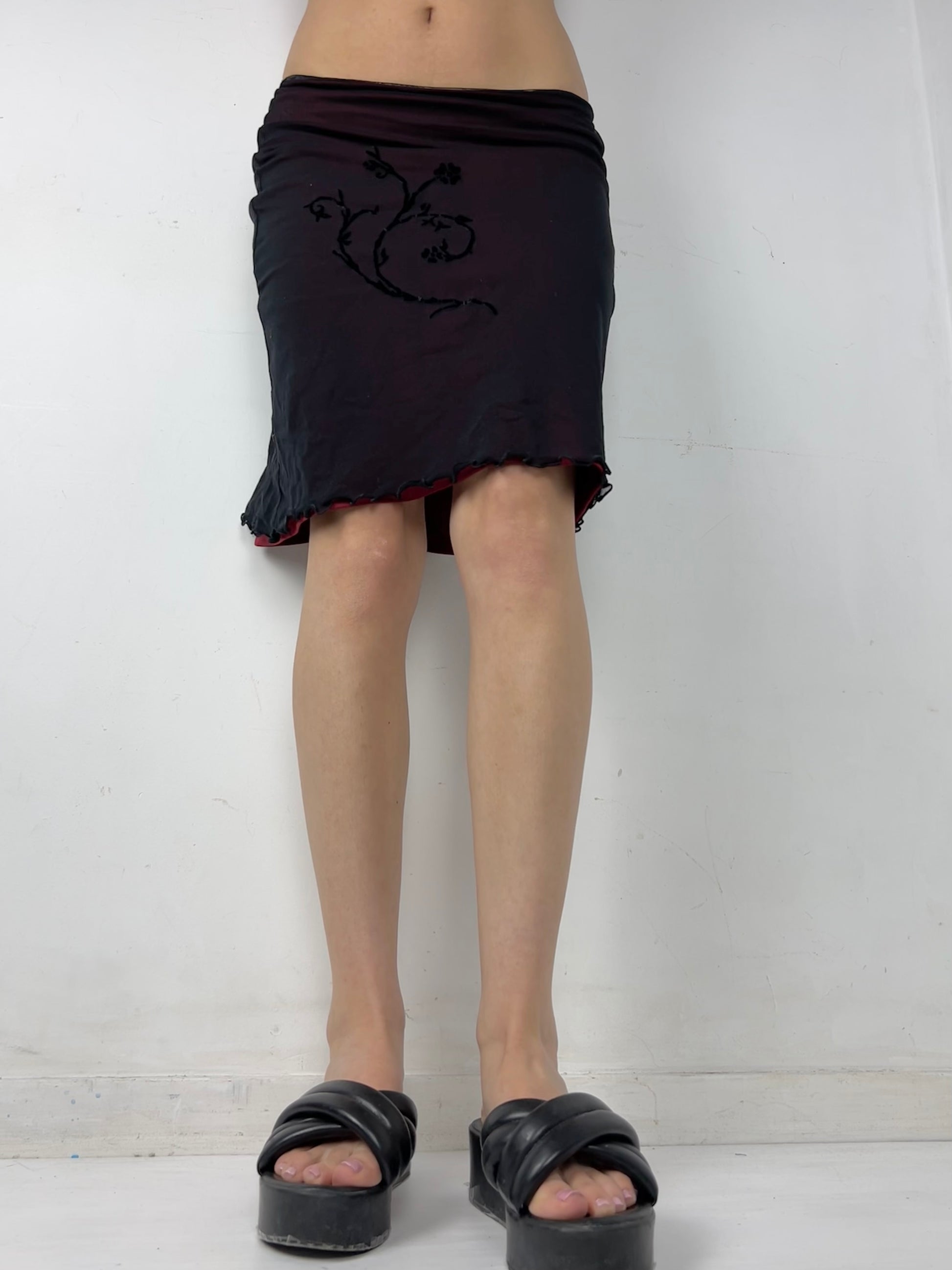 Black mesh lined embroidered low rise midi skirt (S)