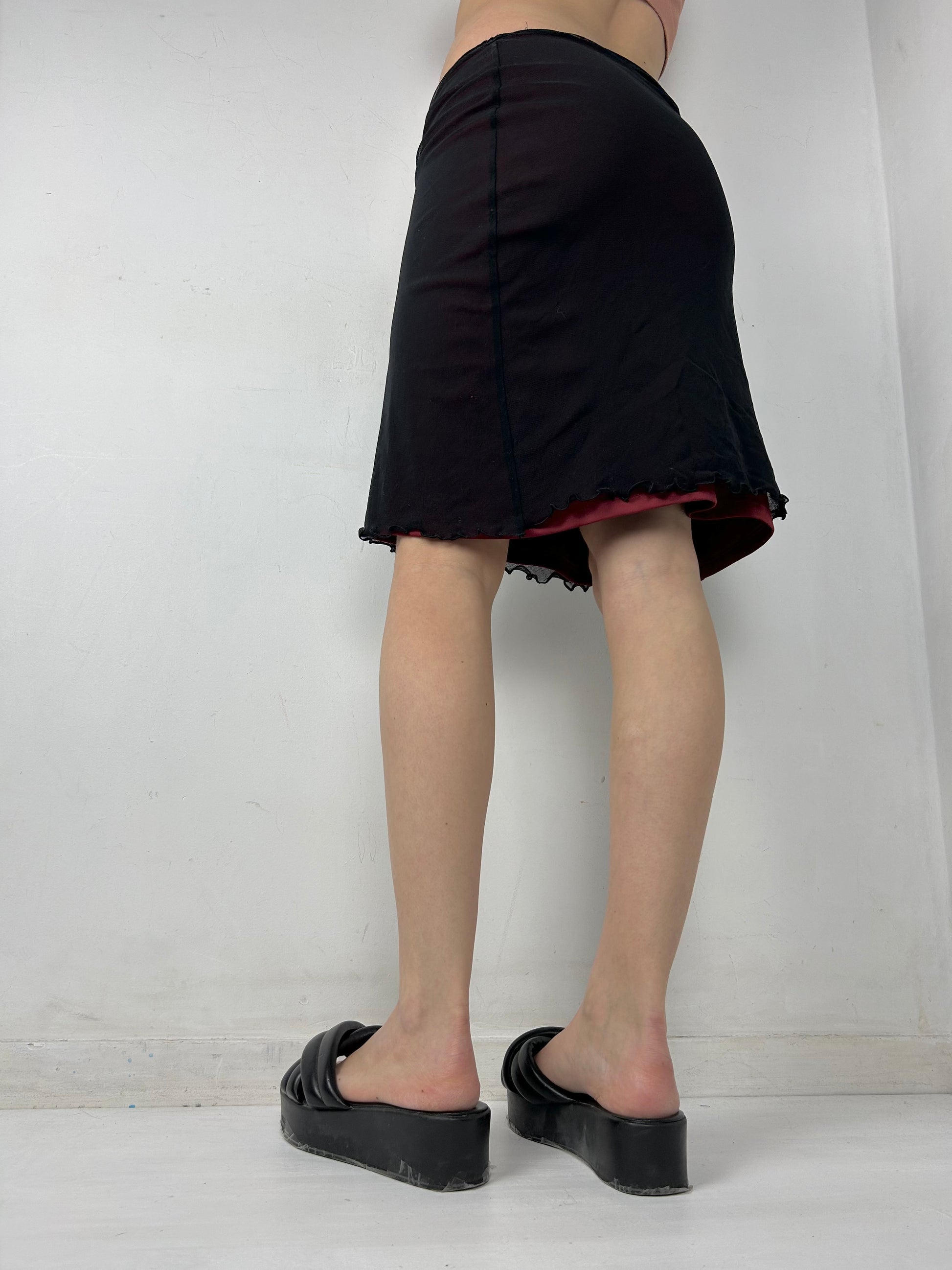 Black mesh lined embroidered low rise midi skirt (S)