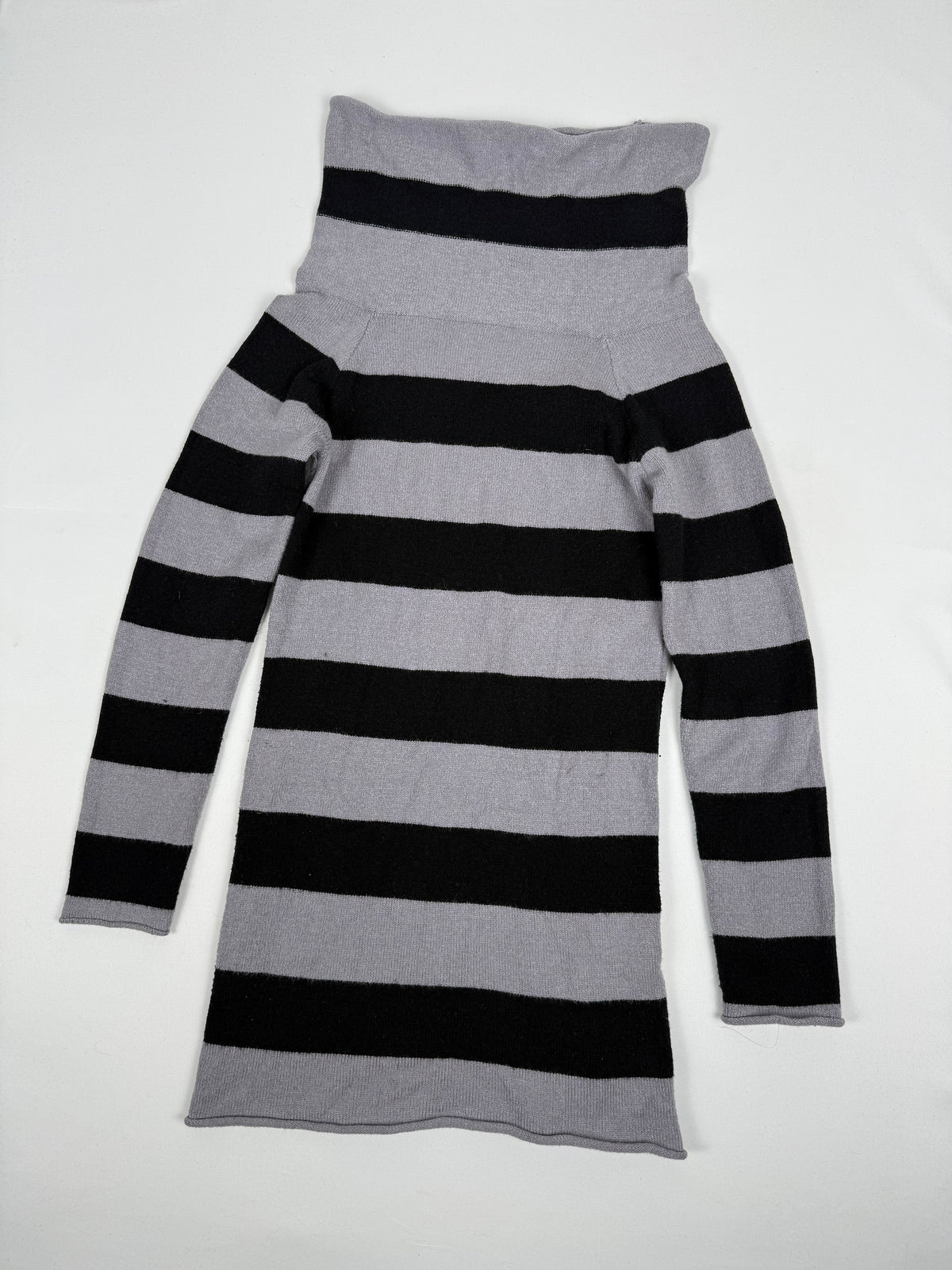 Pull à col roulé rayé gris et noir (M)