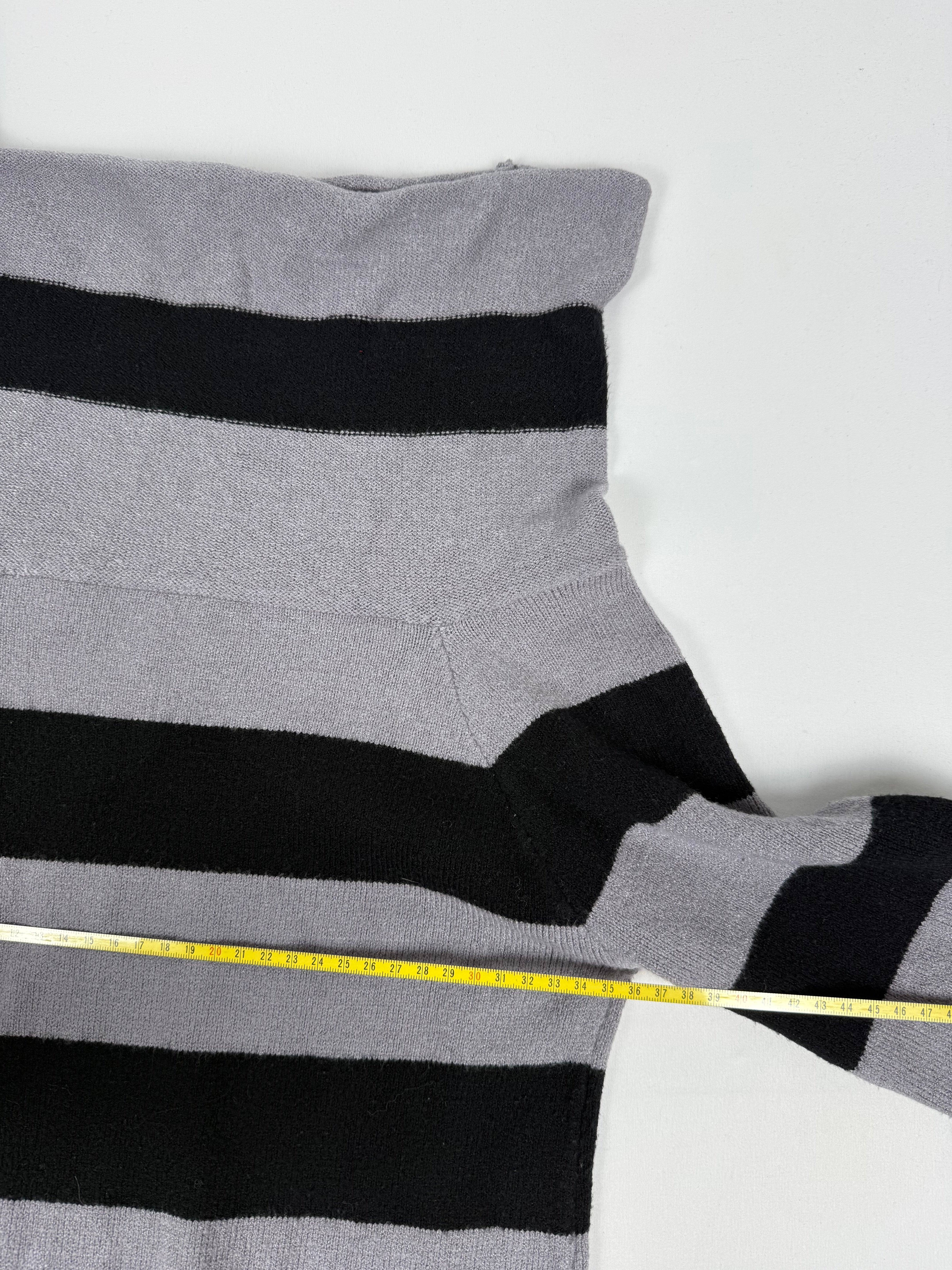 Pull à col roulé rayé gris et noir (M)