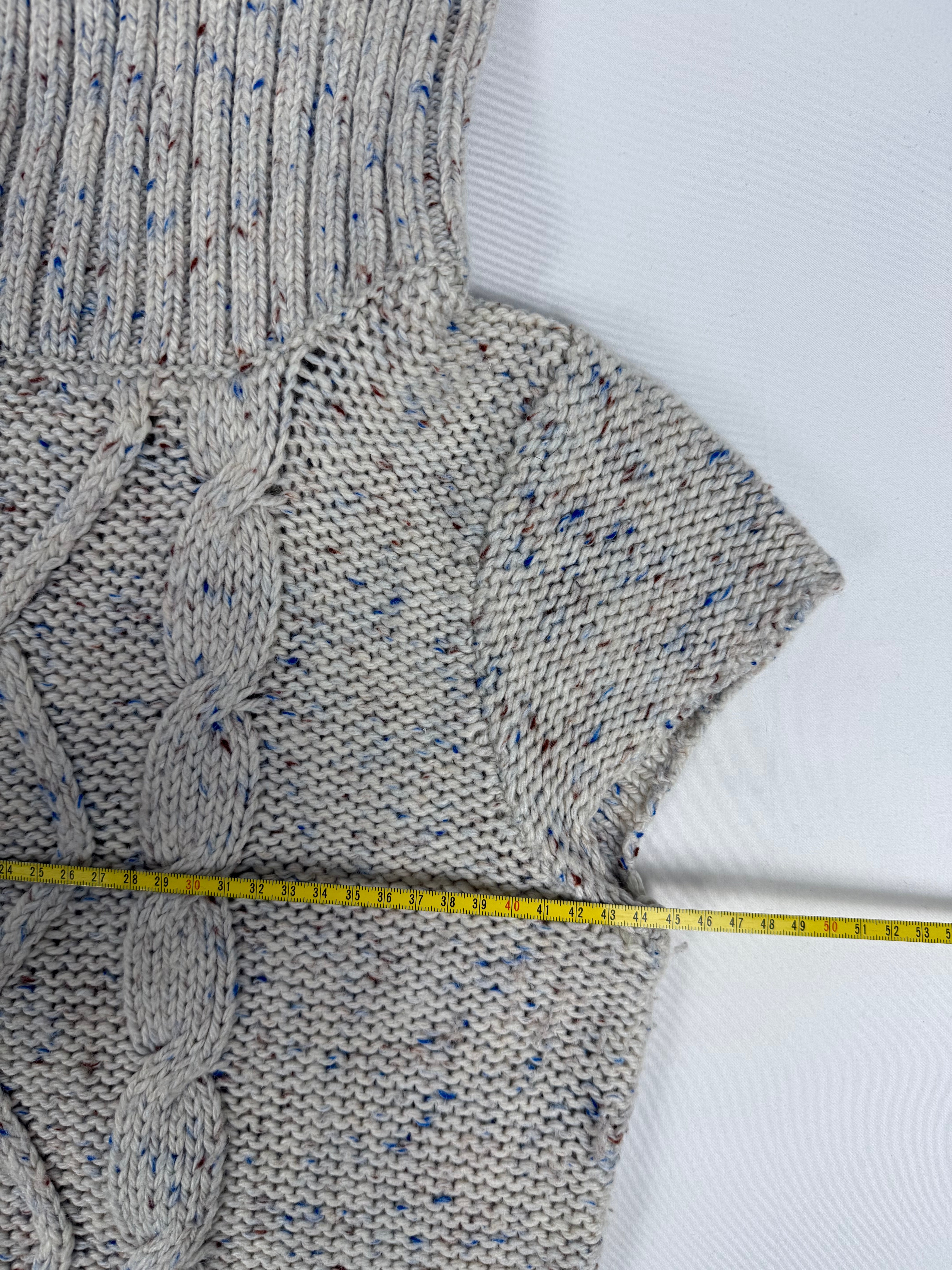 Grey turtleneck sleeveless jumper (M)