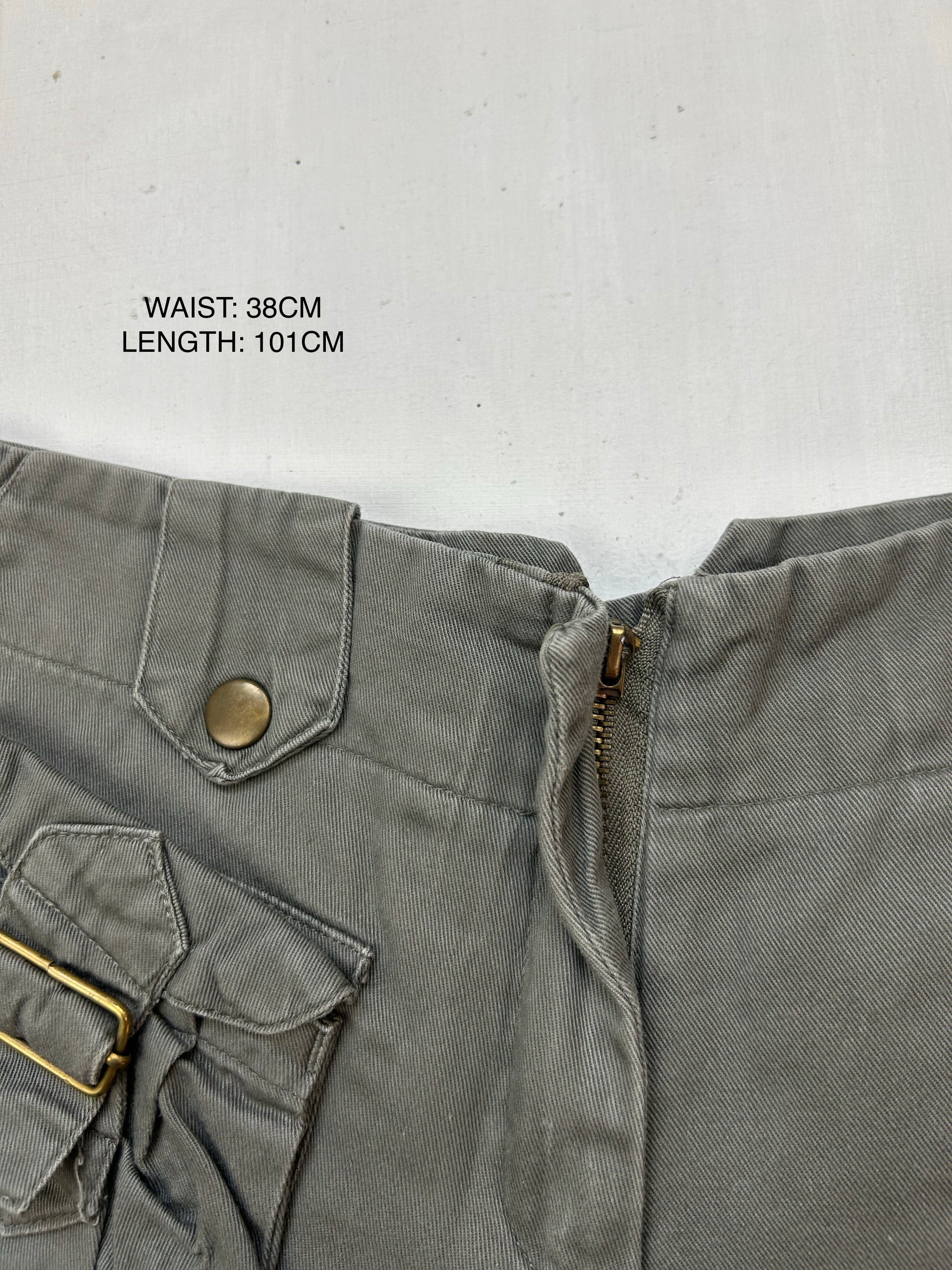 Khaki low rise baggy cargo pants (S/M)