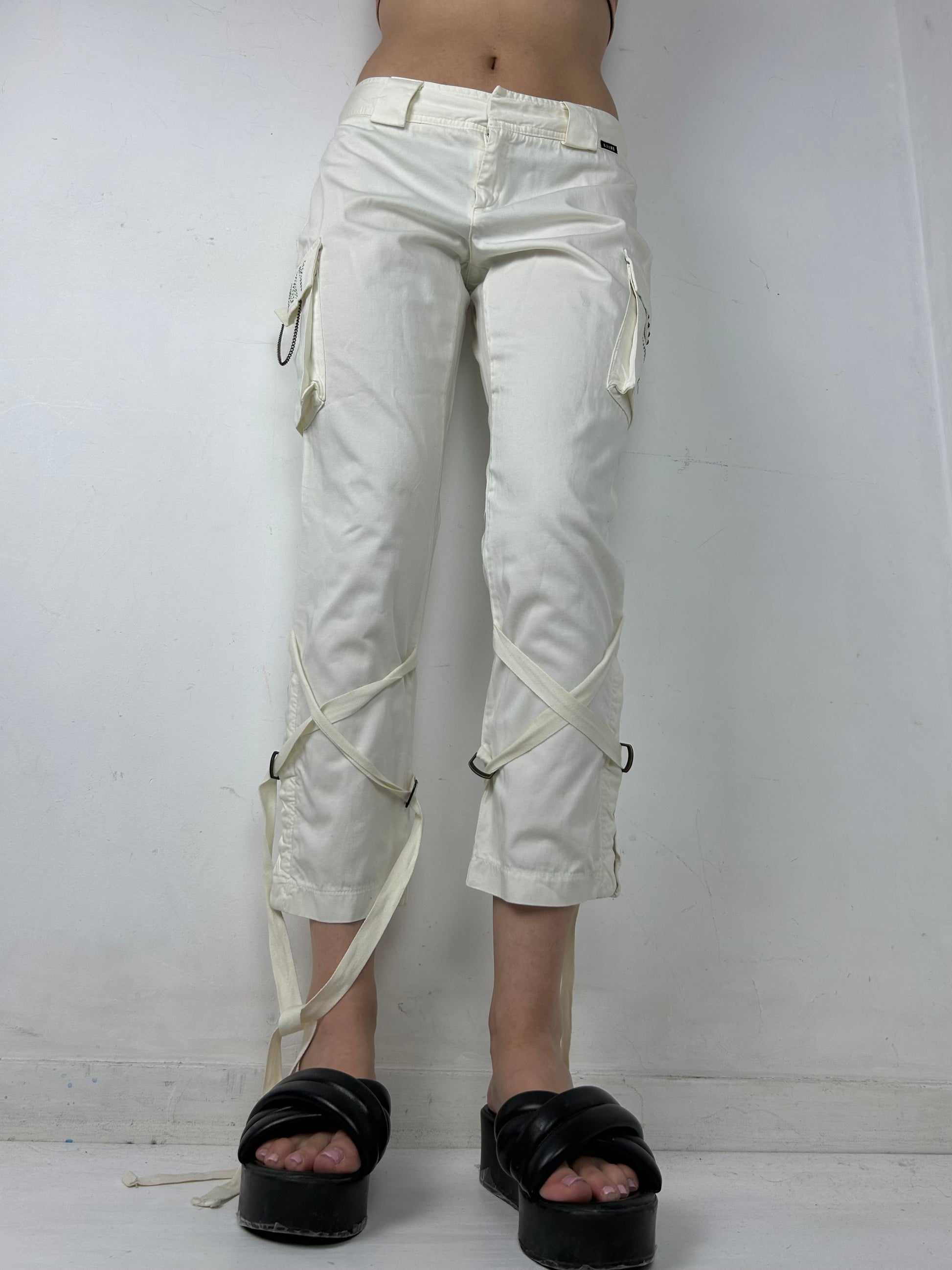 Cream low waist capri pants (M)