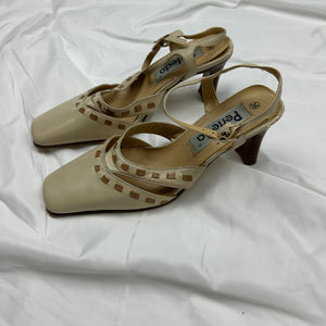 Beige square toes kitten heels (36)