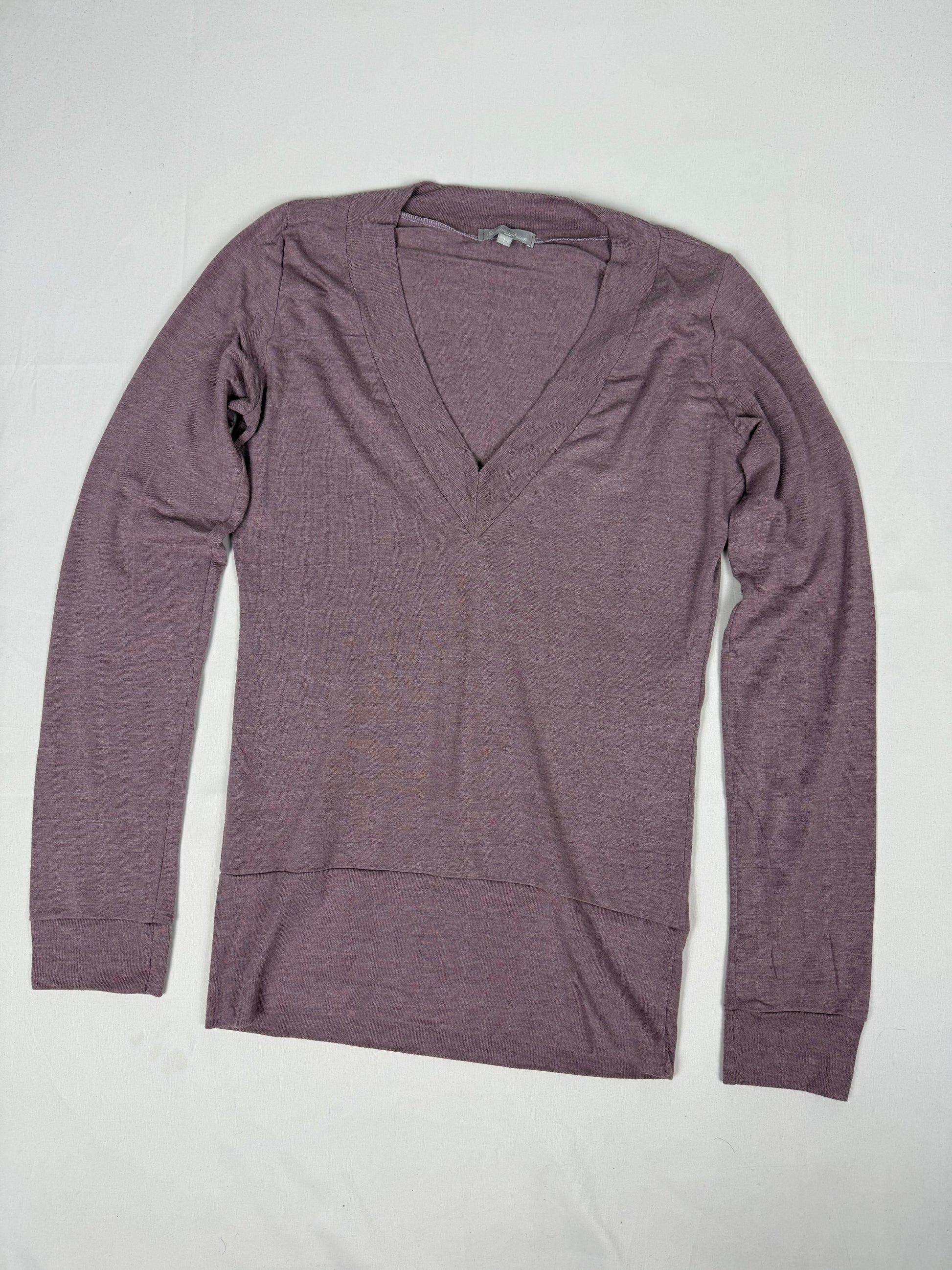 Lilac V neck tight fit long sleeves top (M)
